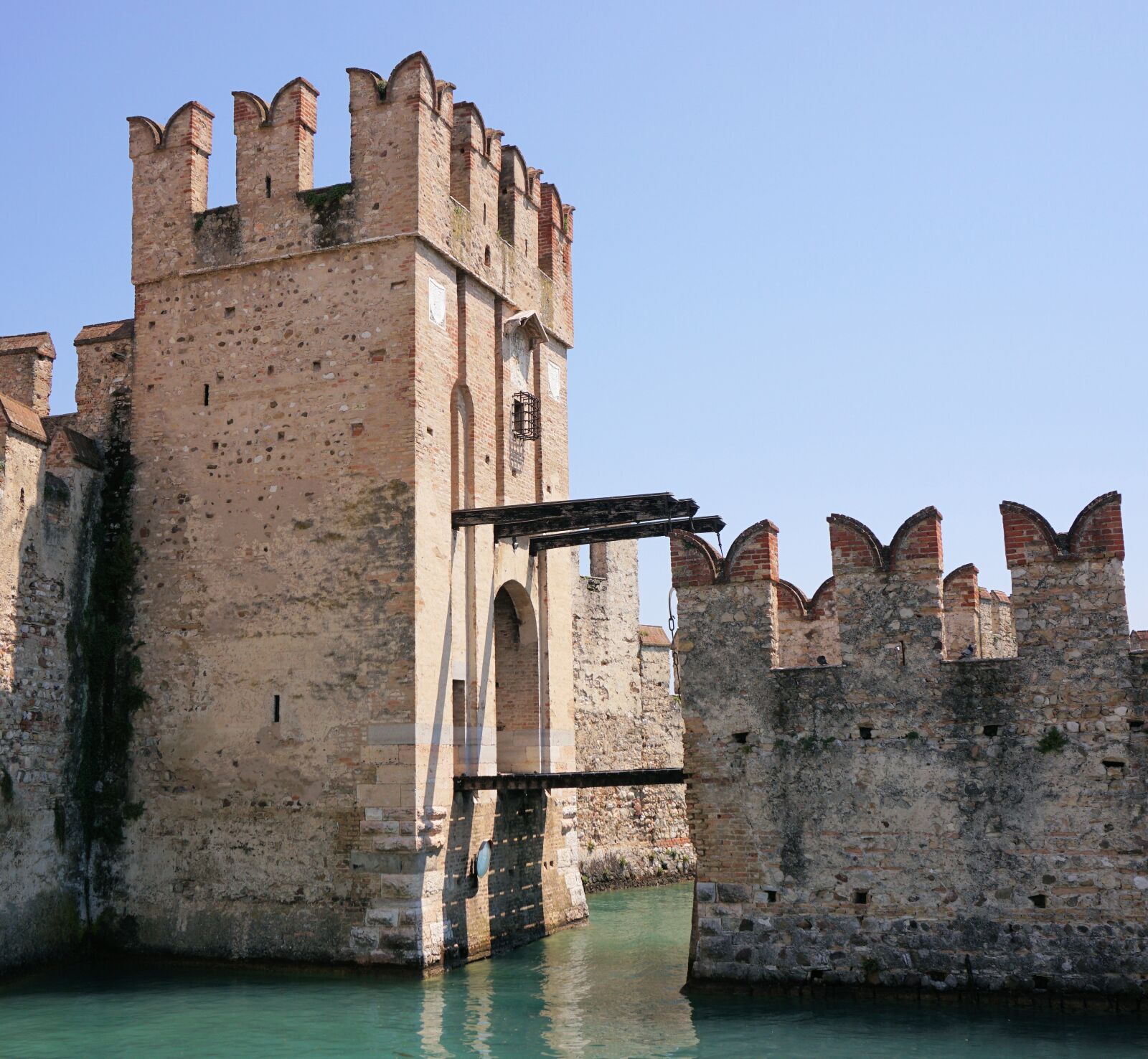 Sony a6000 sample photo. Drawbridge, input, goal photography