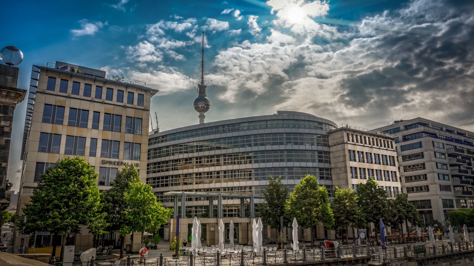 Sony Alpha a5000 (ILCE 5000) sample photo. Architecture, city, building photography