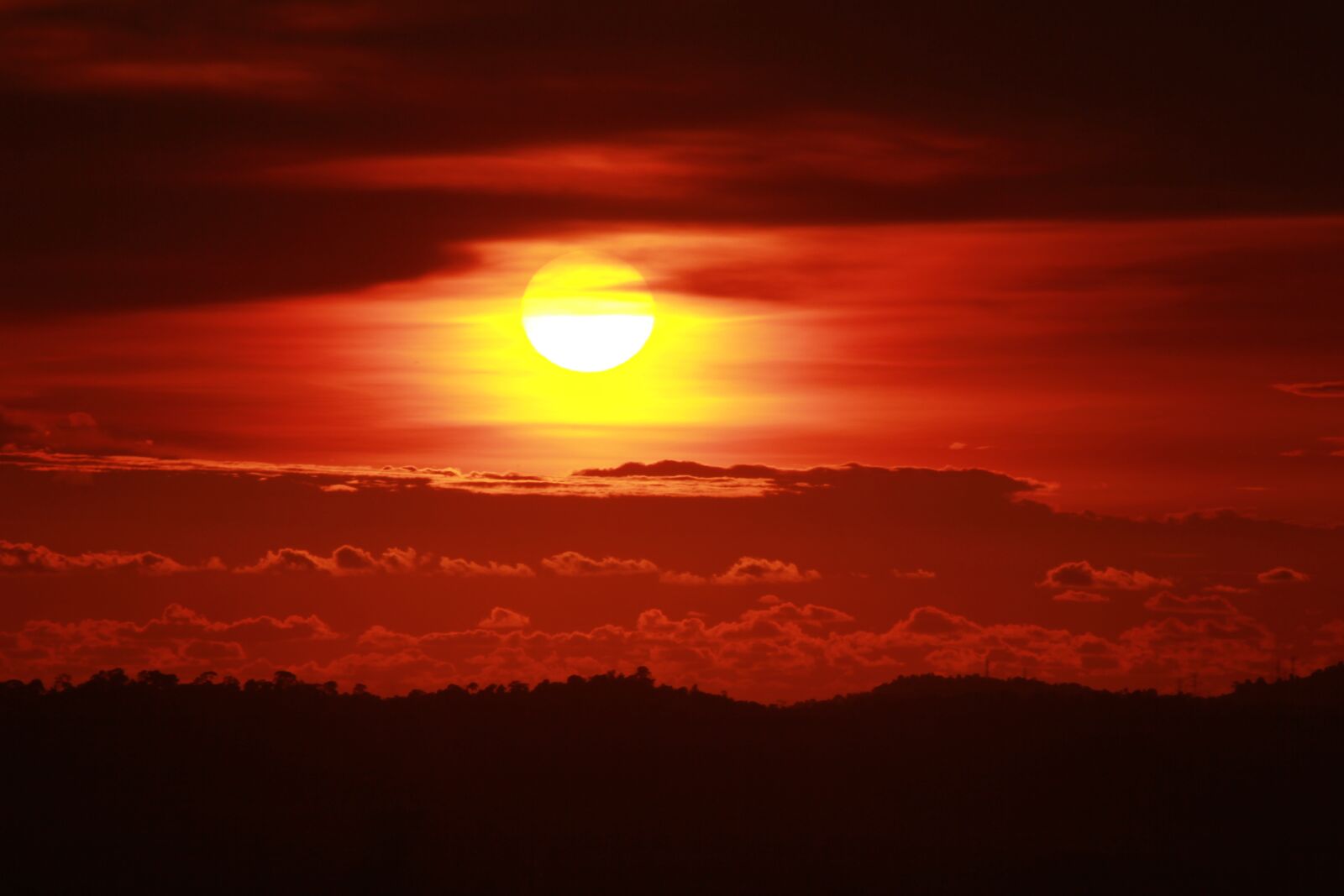 Canon EOS 550D (EOS Rebel T2i / EOS Kiss X4) sample photo. Solar, sunset, twilight photography