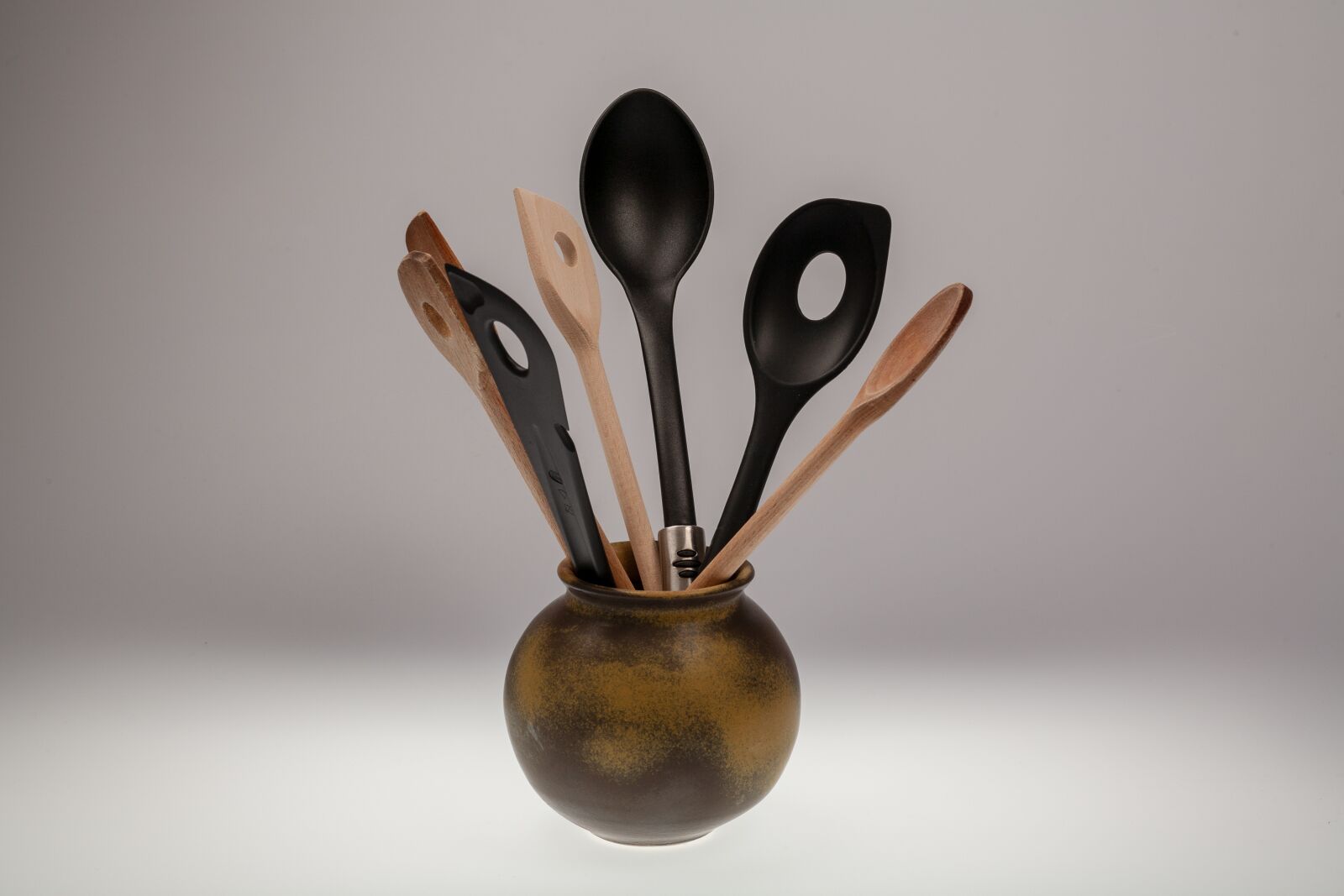 Canon EOS 5D sample photo. Wooden spoon, pot, spoon photography