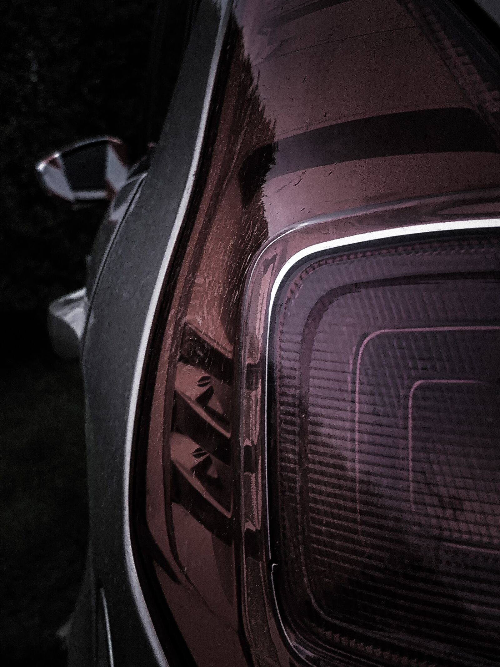 OnePlus 5T sample photo. Car, dark light, shadows photography