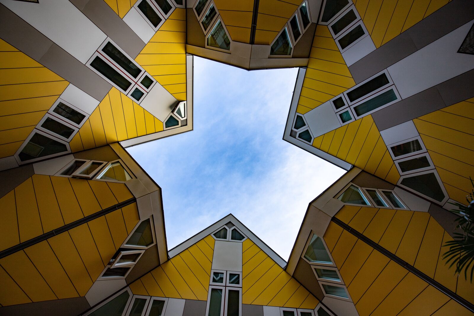 Canon EF 16-35mm F4L IS USM sample photo. Rotterdam, cube house, netherlands photography