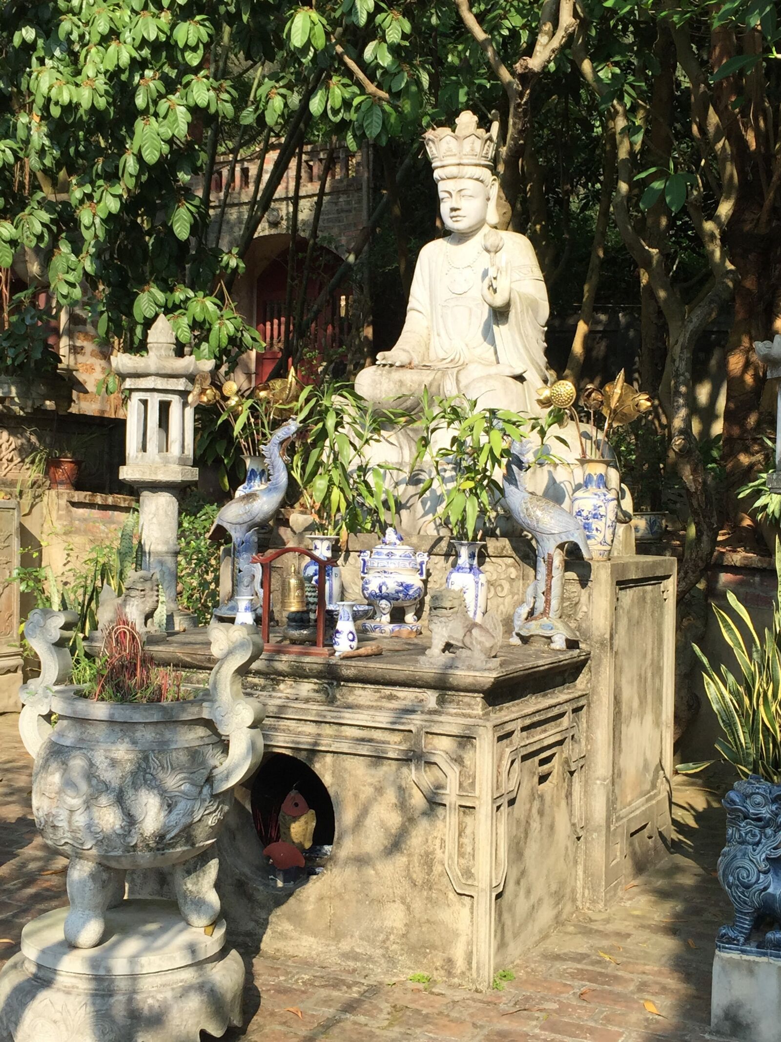 iPhone 6 Plus back camera 4.15mm f/2.2 sample photo. Budha, h n i photography