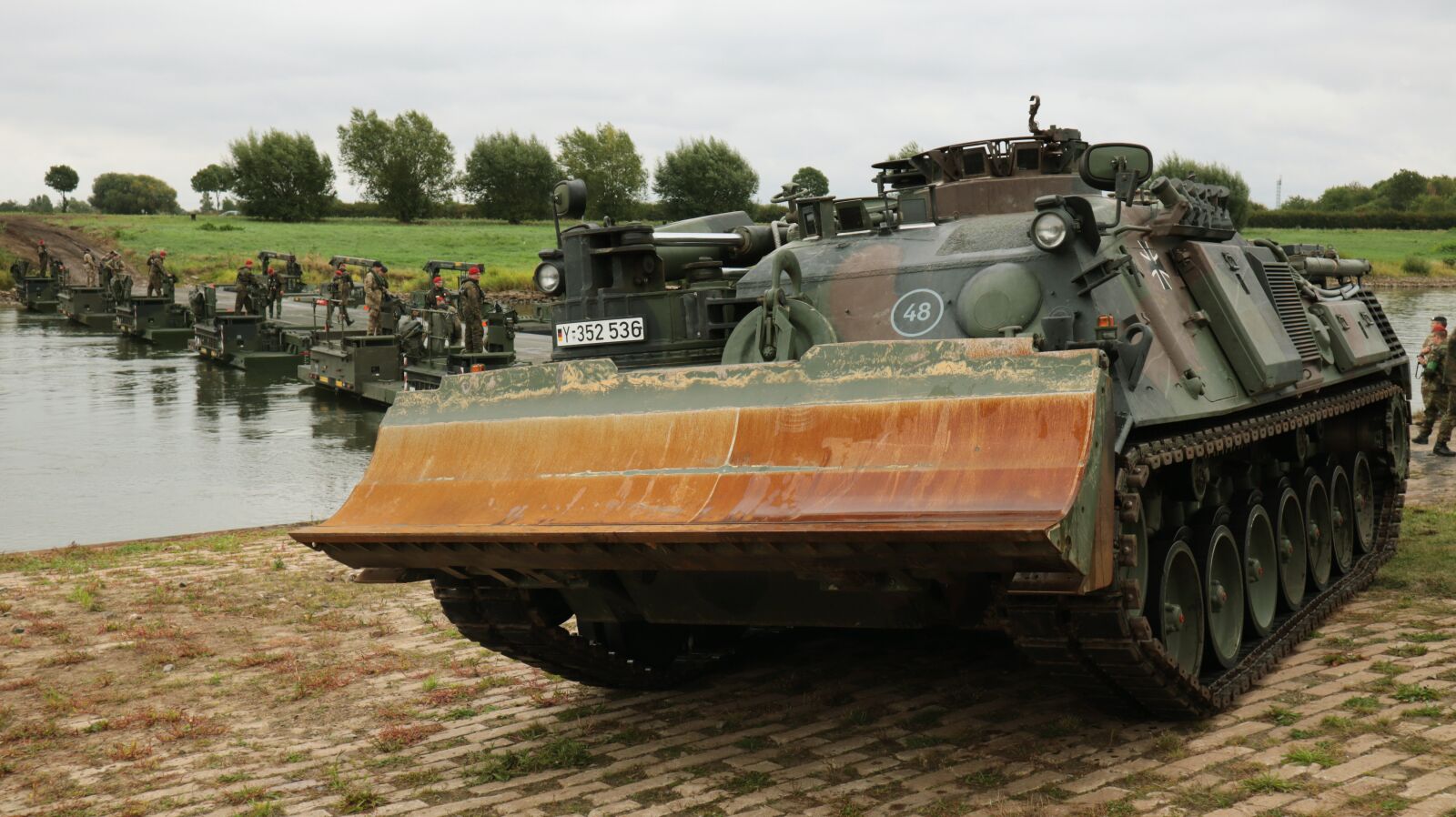 Canon EOS M50 (EOS Kiss M) sample photo. Panzer, badger, bundeswehr photography