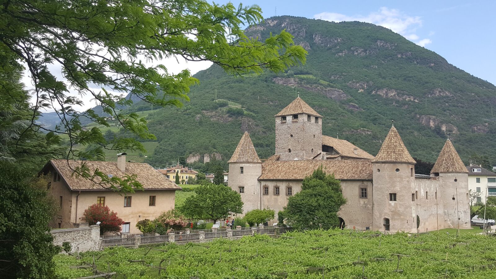 Samsung Galaxy Note5 sample photo. Italy, castle, nature photography