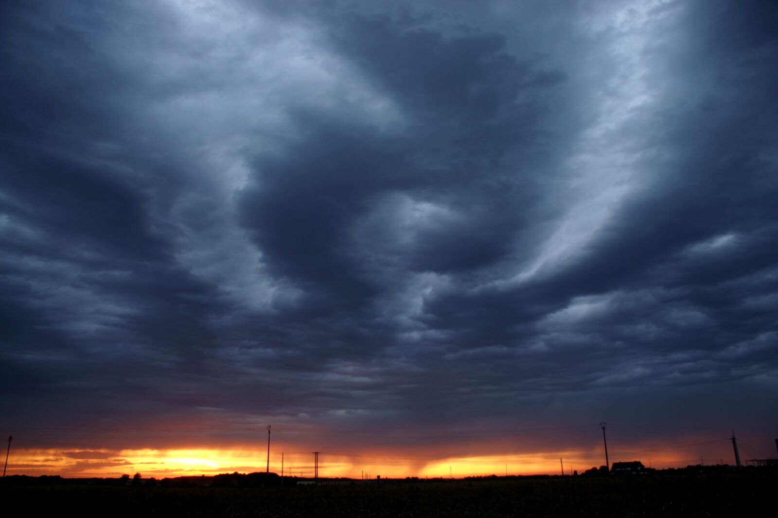 Sony Alpha DSLR-A700 sample photo. Storm, bad weather, clouds photography