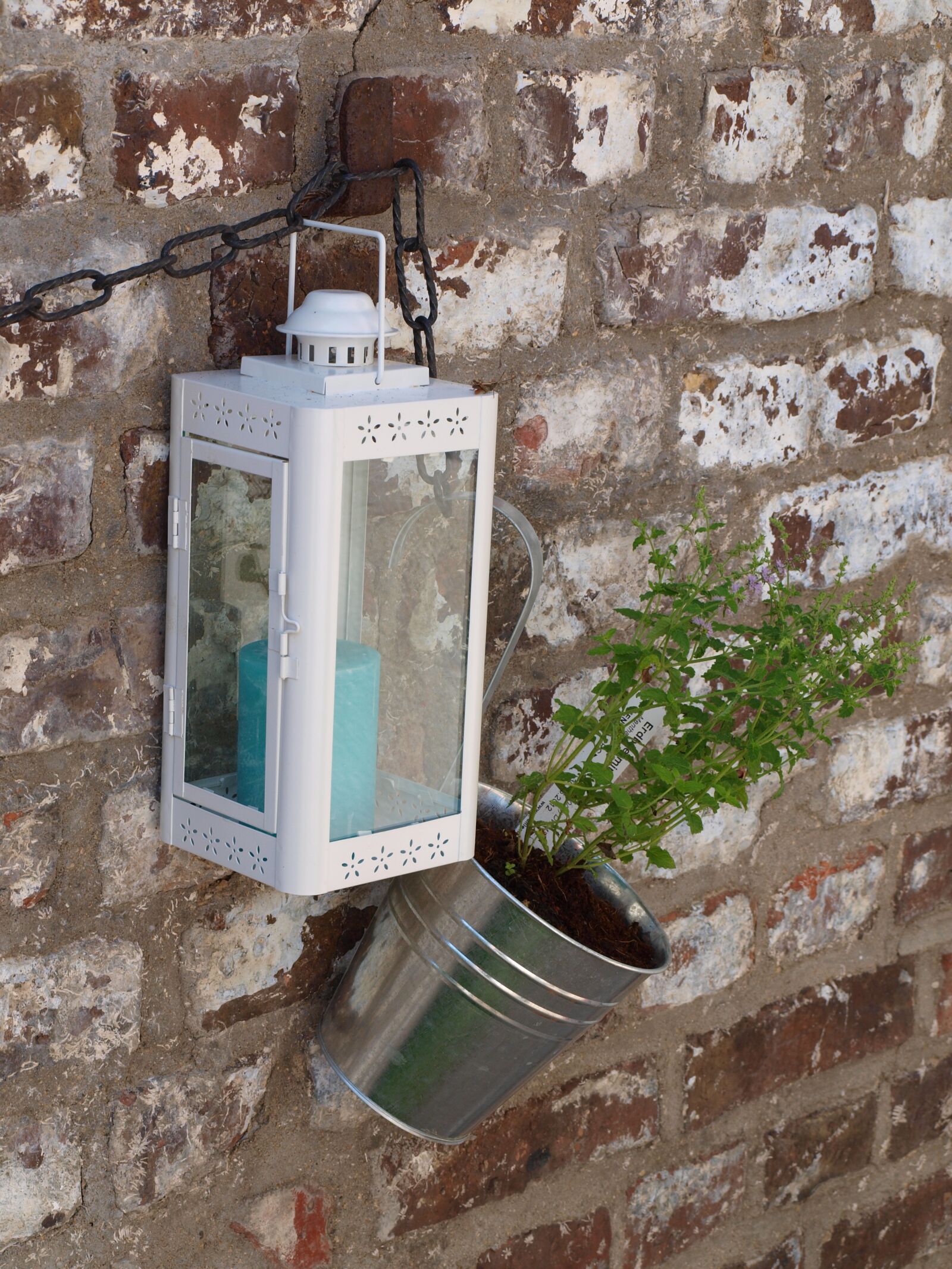 Olympus E-420 (EVOLT E-420) sample photo. Lamp, bricks, still life photography