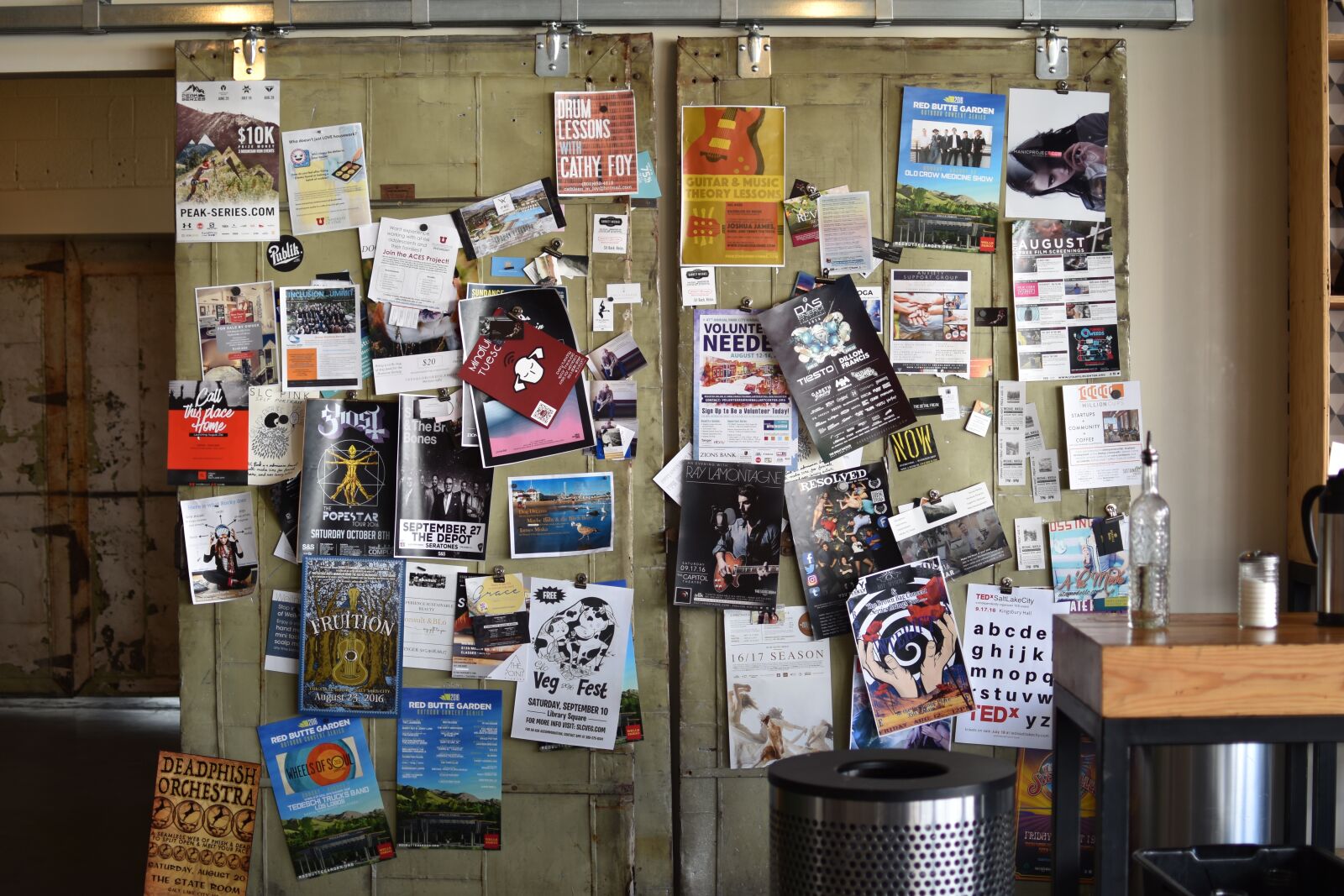 Nikon D5500 sample photo. Coffee shop, paper on photography