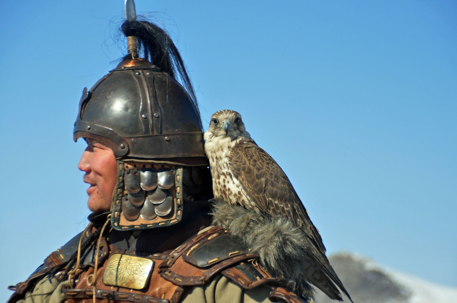 Nikon D90 sample photo. Soldier uzbek, hawk, traditional photography