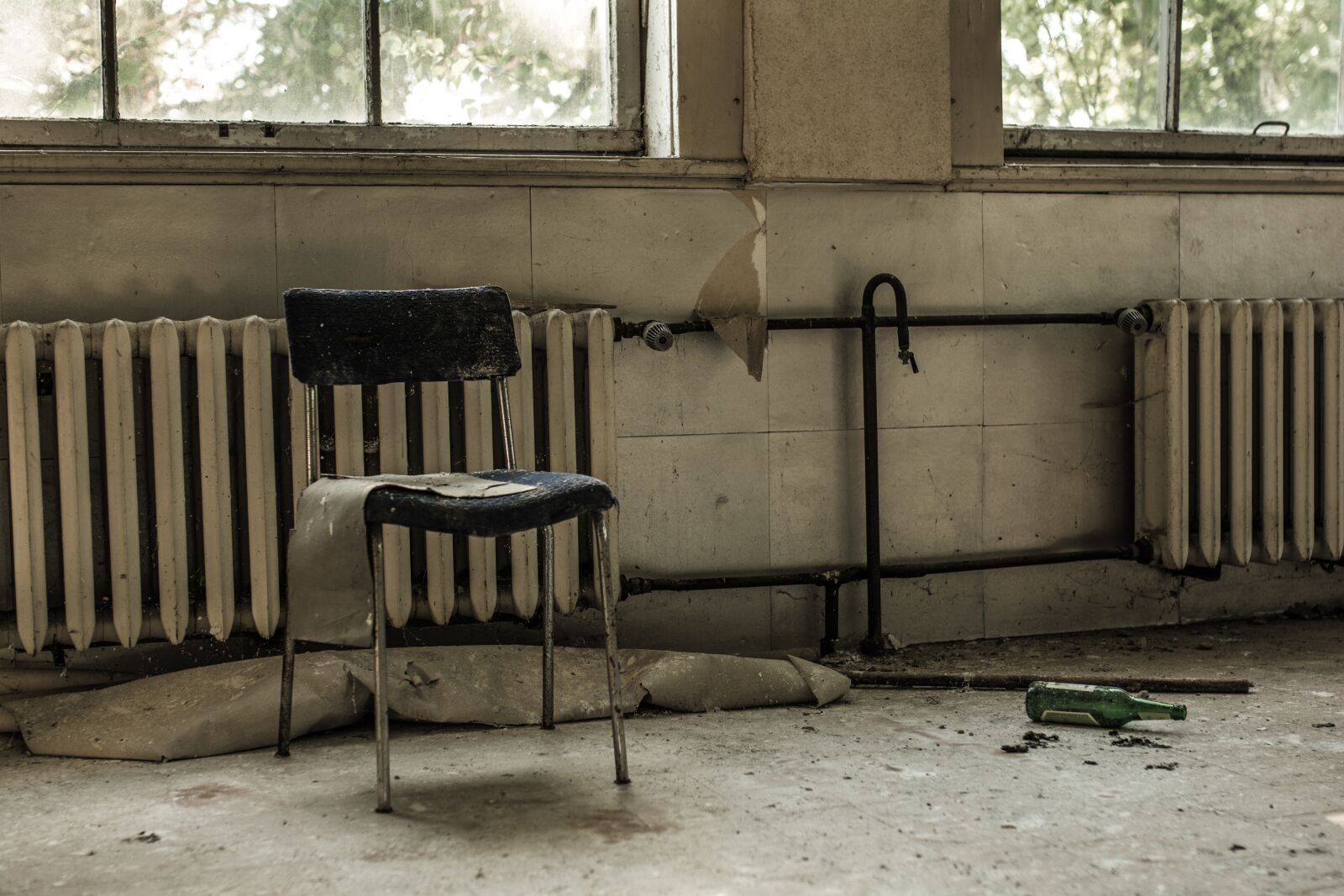 Nikon D5200 sample photo. Lost places, chair, abandoned photography