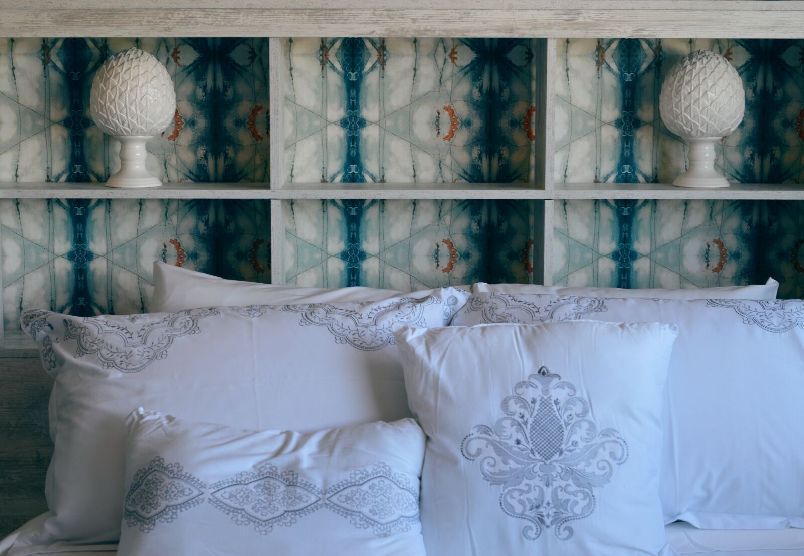 Nikon AF-S DX Micro Nikkor 40mm F2.8 sample photo. Bed, pillows, headboard photography