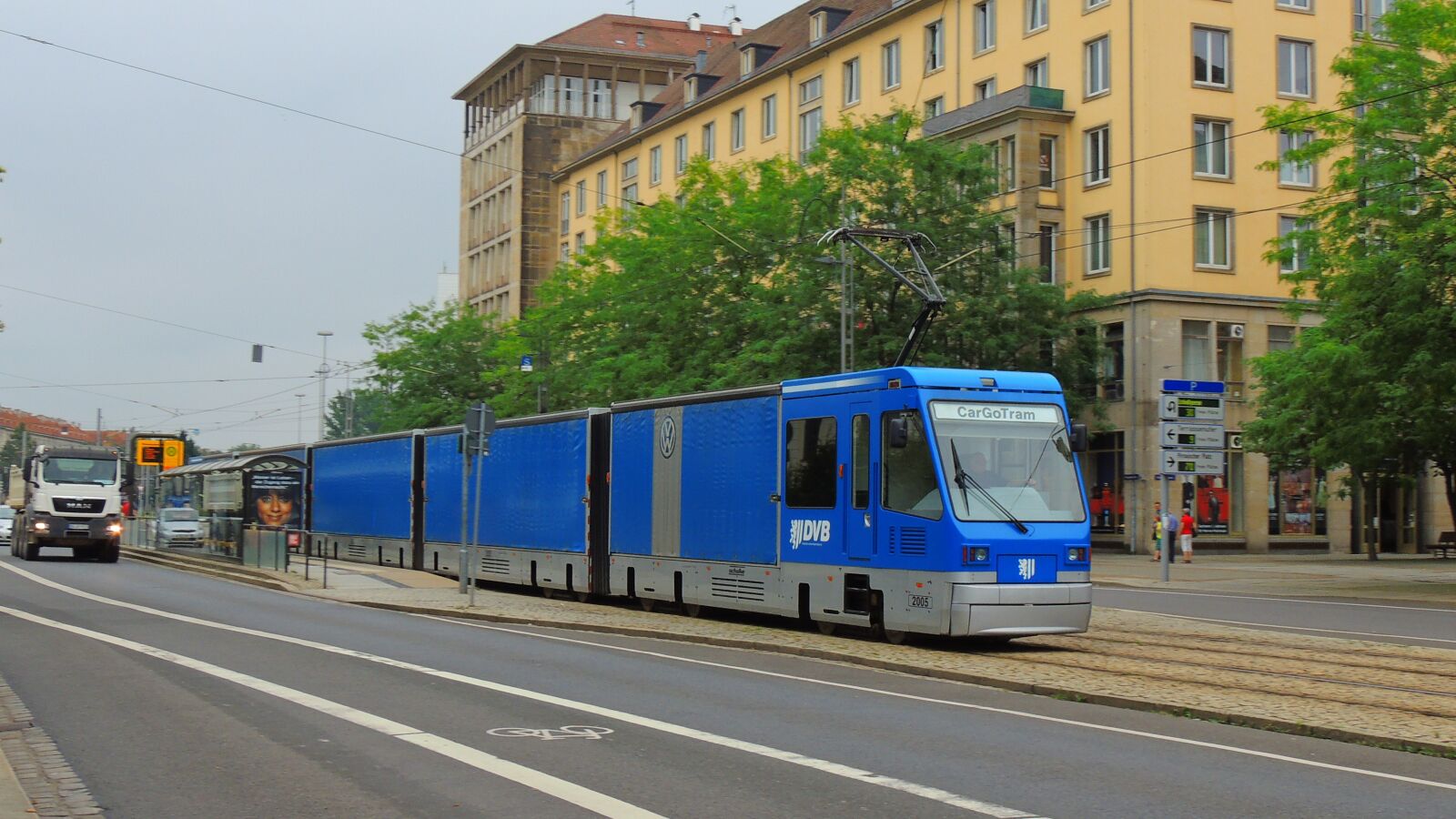 Nikon Coolpix P510 sample photo. Dresden, tram, germany photography