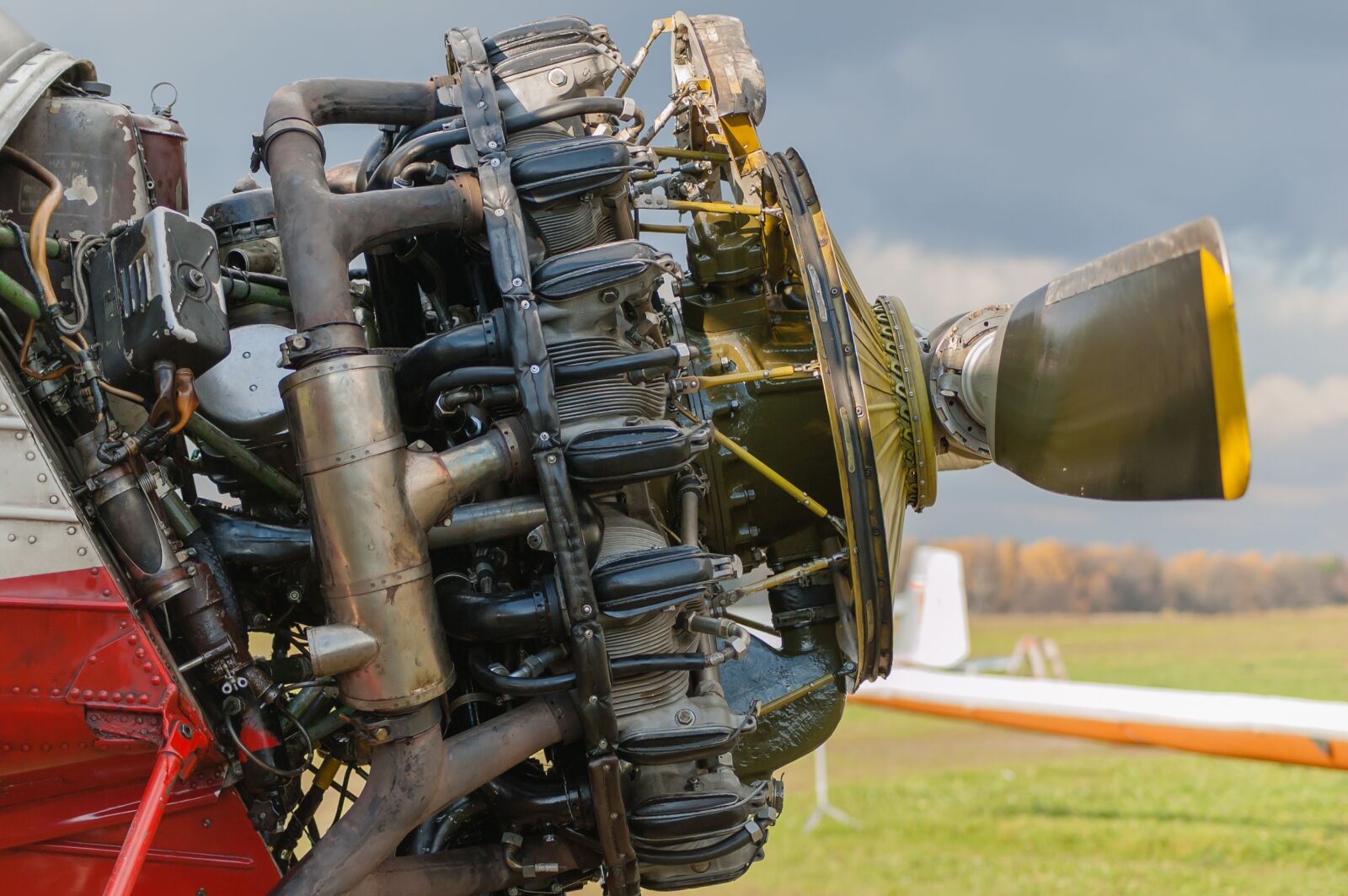 Tamron AF 55-200mm F4-5.6 Di II LD Macro sample photo. Engine, motor, plane photography