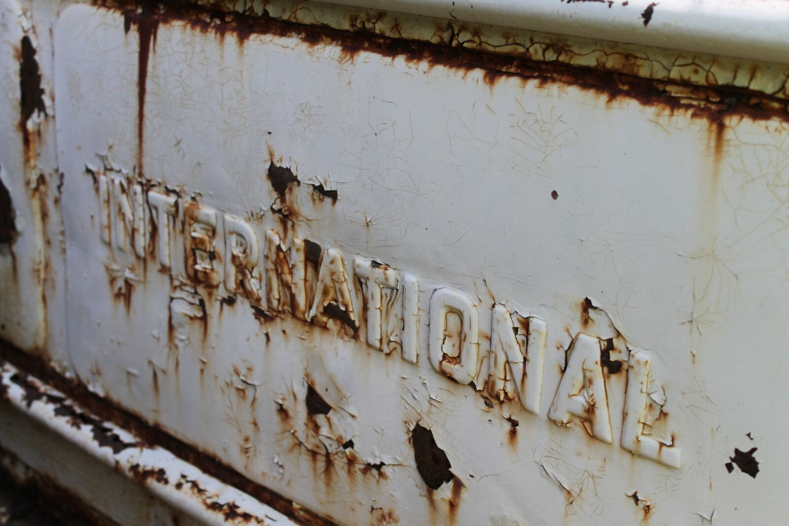 Canon EOS 1100D (EOS Rebel T3 / EOS Kiss X50) sample photo. Truck, classic, rust photography