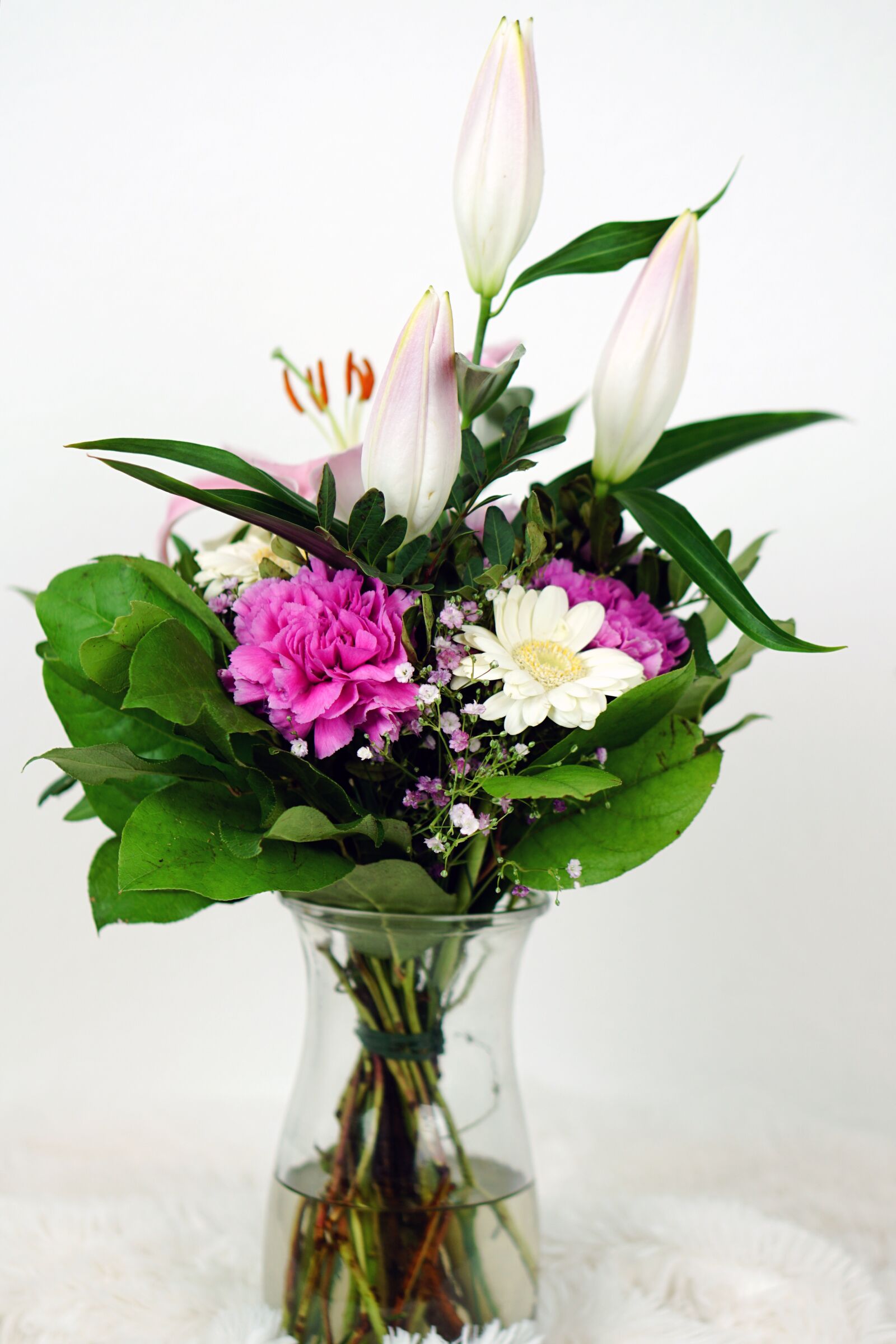E 50mm F1.8 OSS sample photo. Flowers, bouquet, pink photography