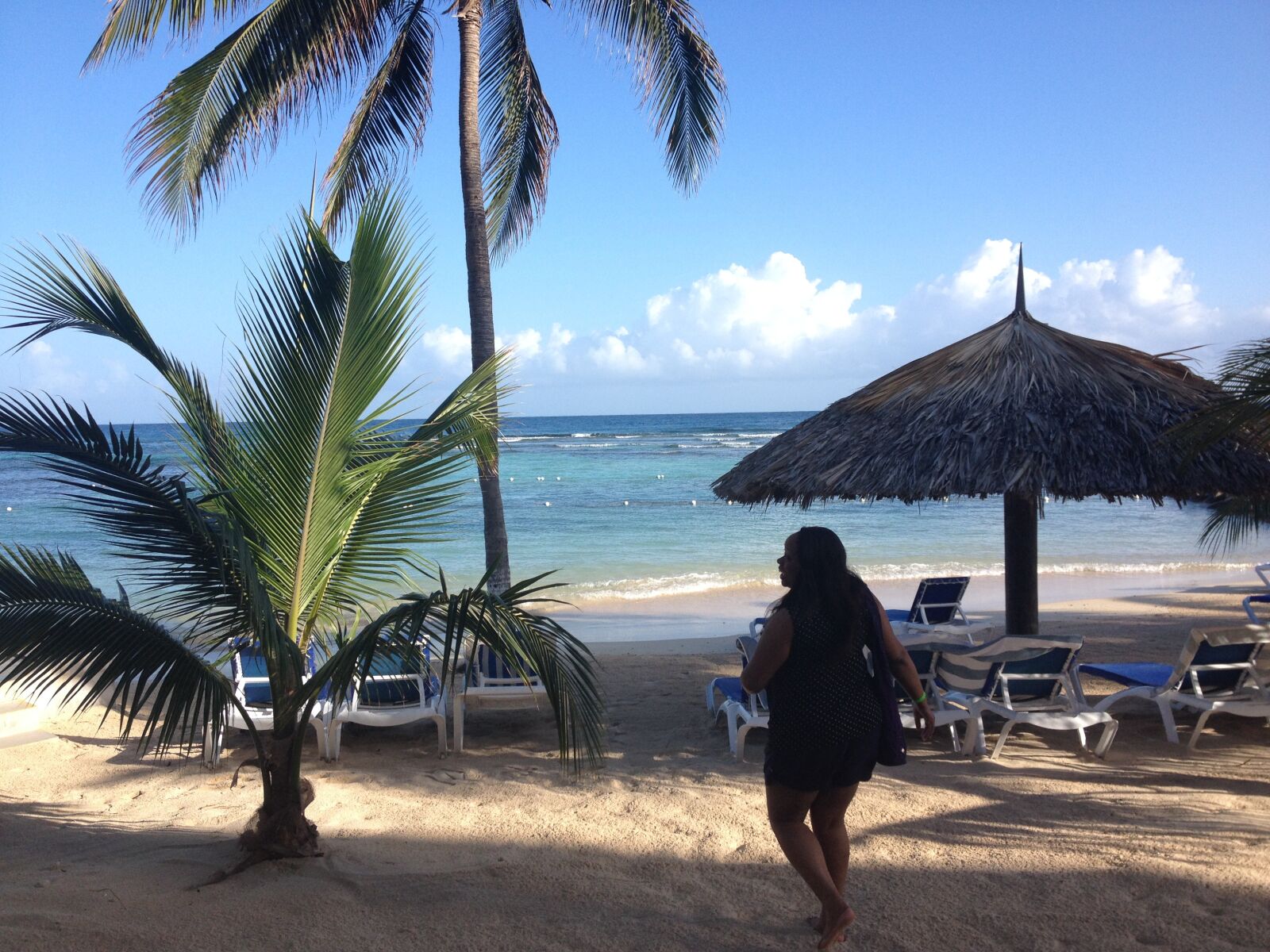 iPhone 4S back camera 4.28mm f/2.4 sample photo. Jamaica, montego bay, beach photography