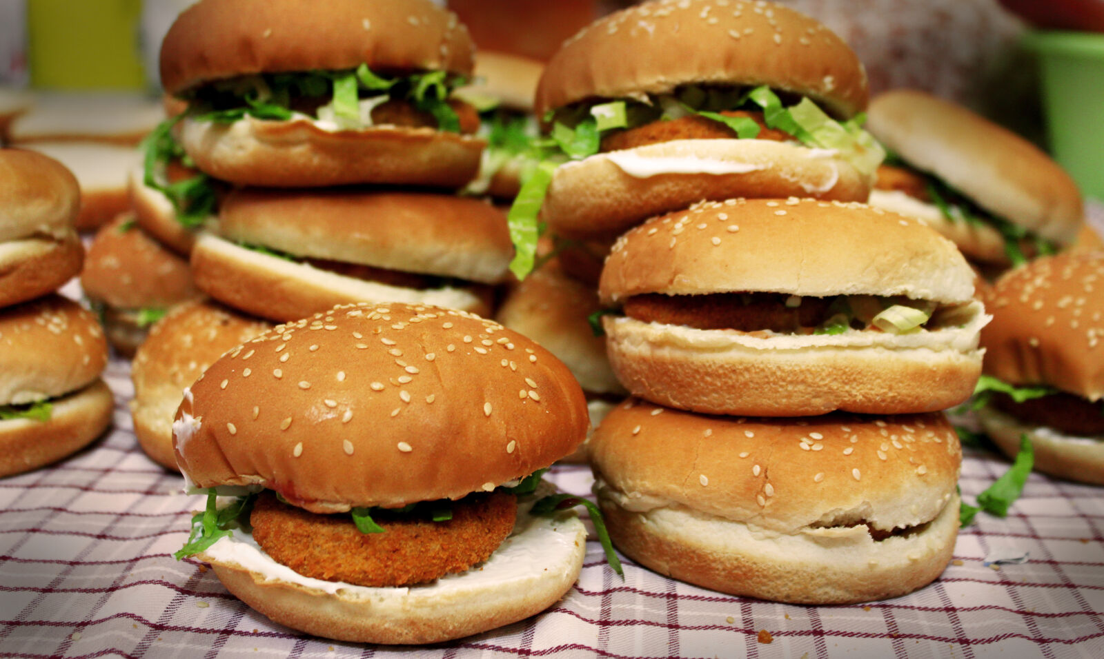 Canon EOS 1200D (EOS Rebel T5 / EOS Kiss X70 / EOS Hi) sample photo. Bread, burger, chicken, food photography