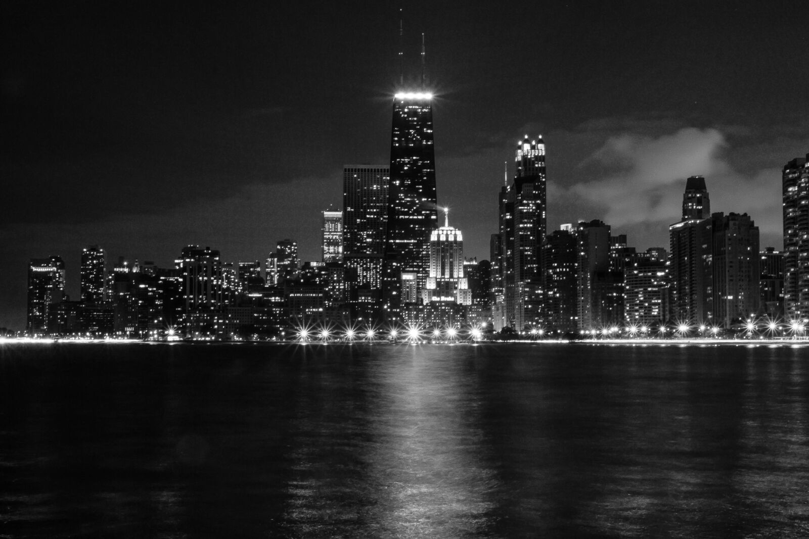 Canon EF-S 17-55mm F2.8 IS USM sample photo. Chicago, city, city, lights photography