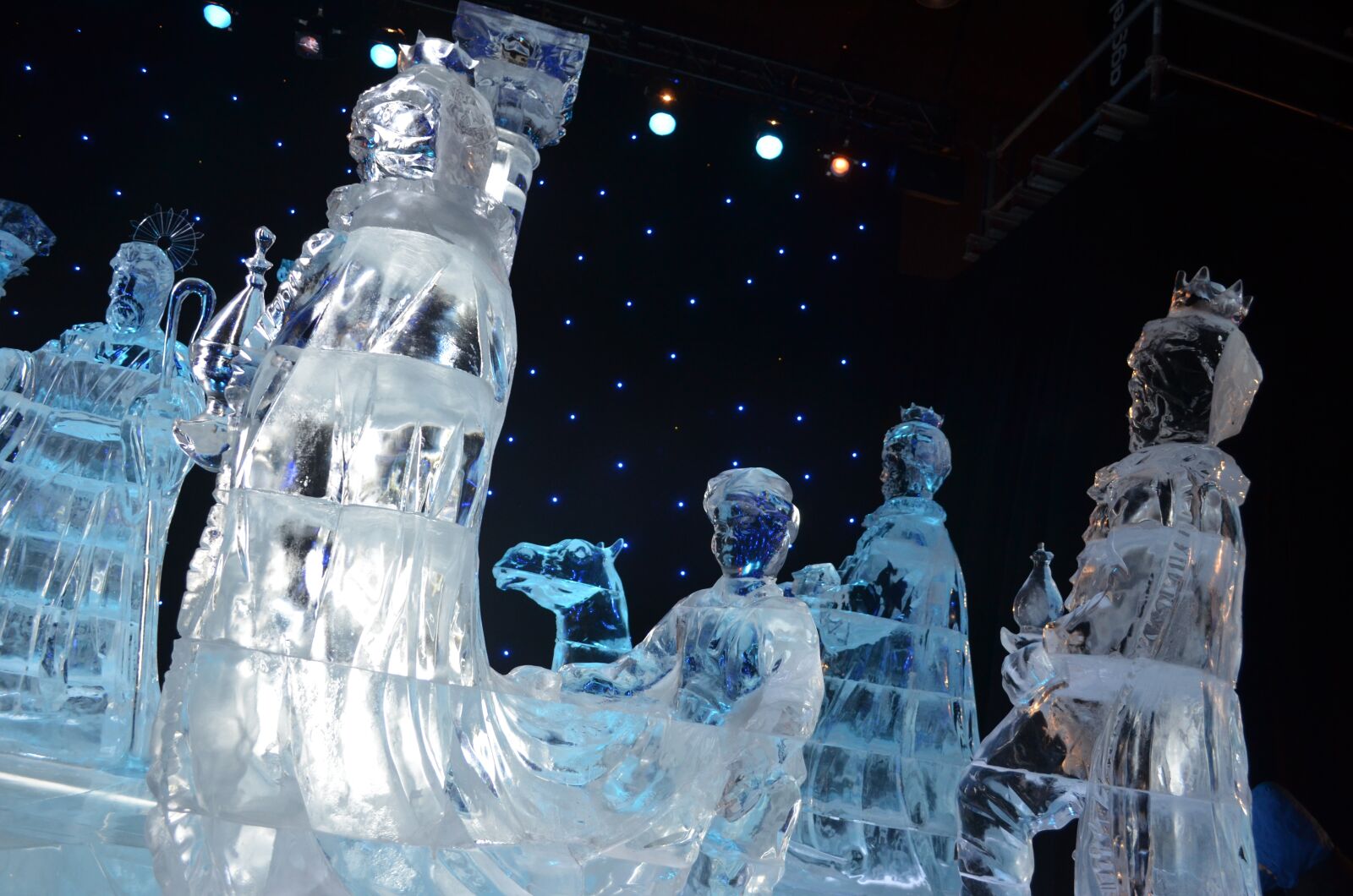 Nikon D5100 sample photo. Ice sculpture, cold, christmas photography