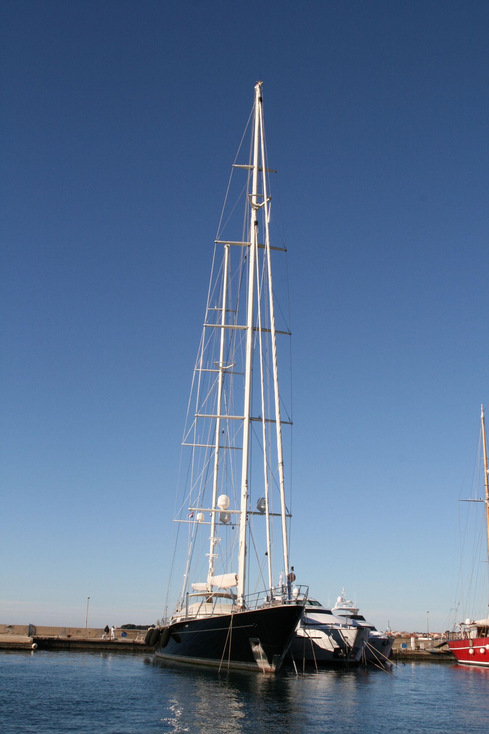 Canon EOS 400D (EOS Digital Rebel XTi / EOS Kiss Digital X) sample photo. Sailing yacht, sailing boat photography