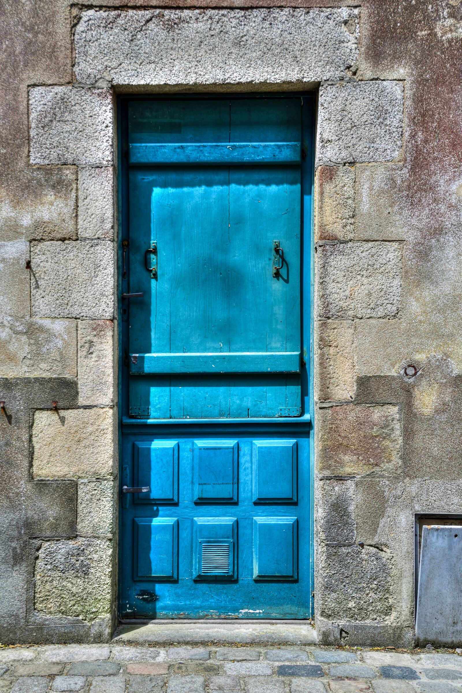 Nikon D500 sample photo. Door, blue, old photography