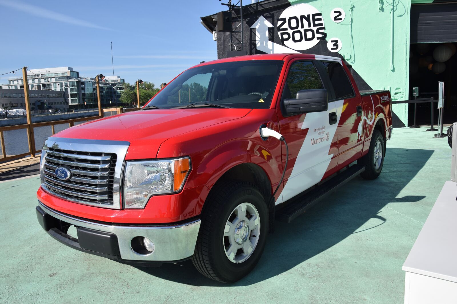 Nikon D5300 sample photo. Automotive, pick-up, traffic photography