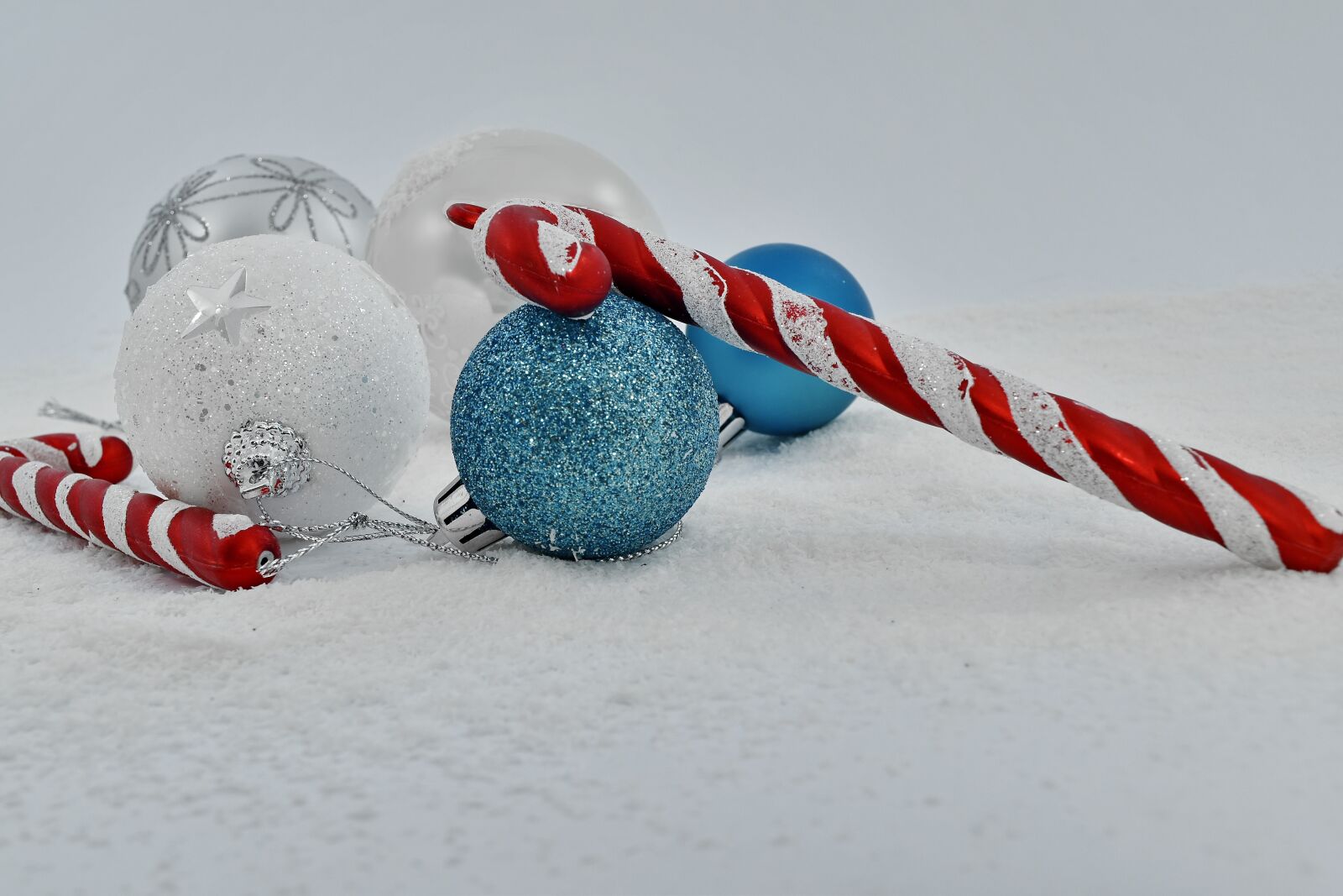 Nikon D5500 sample photo. Ornament, snowflakes, snow, christmas photography