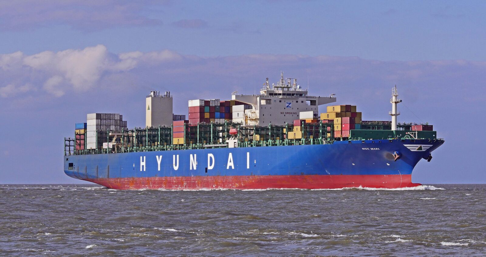 Panasonic Lumix DMC-GX8 sample photo. Container freighter, korean, north photography