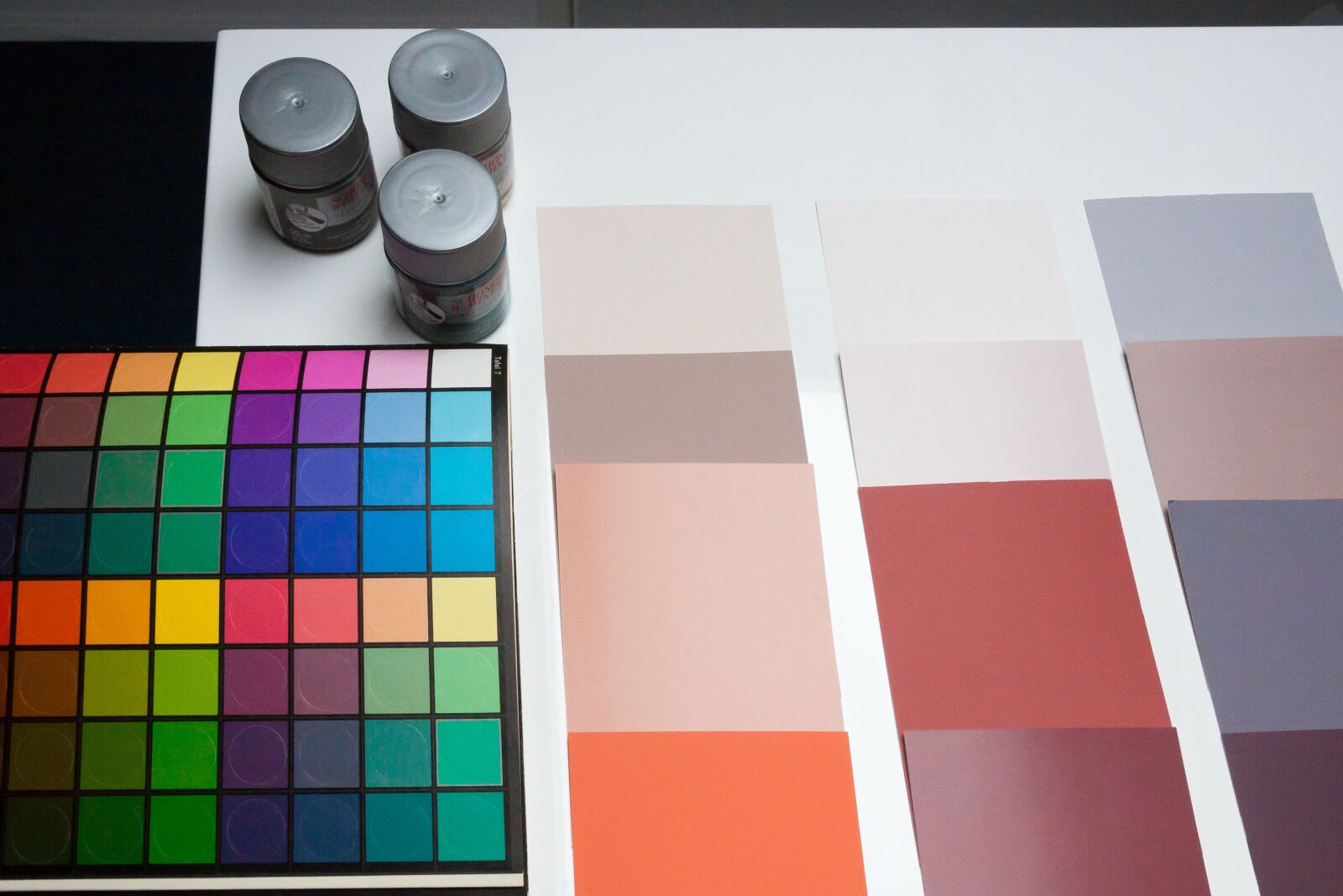 Canon EF-S 17-85mm F4-5.6 IS USM sample photo. Color patterns, trend colors photography