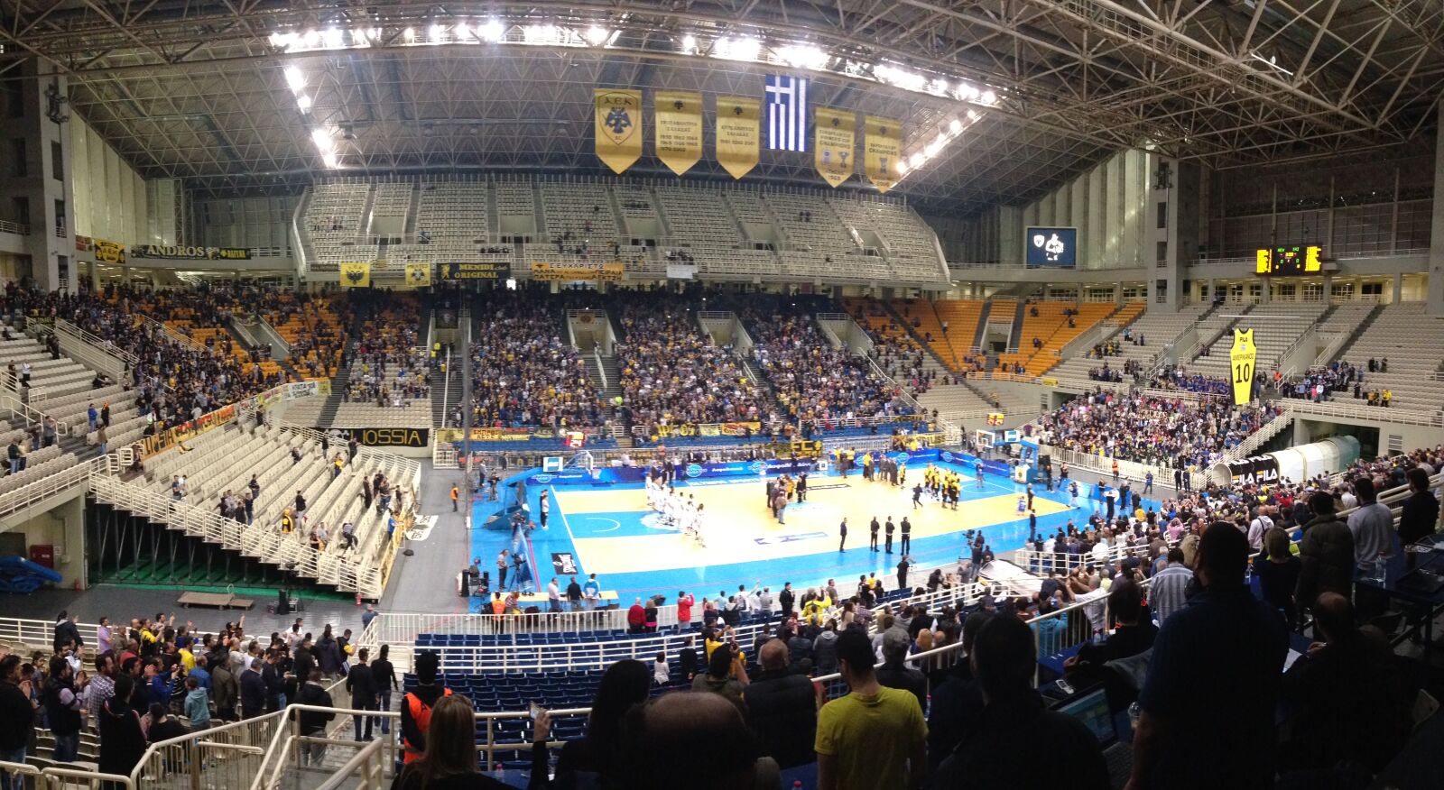 iPhone 5 back camera 4.12mm f/2.4 sample photo. Aek, basketball, greece, stadium photography