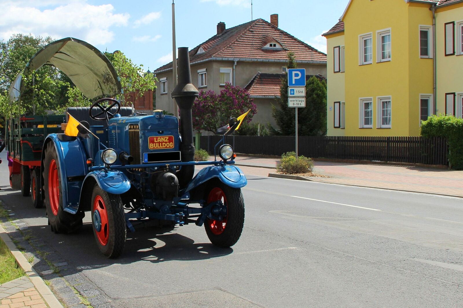 Canon EOS 600D (Rebel EOS T3i / EOS Kiss X5) sample photo. Lanz bulldog, bulldog, tractor photography