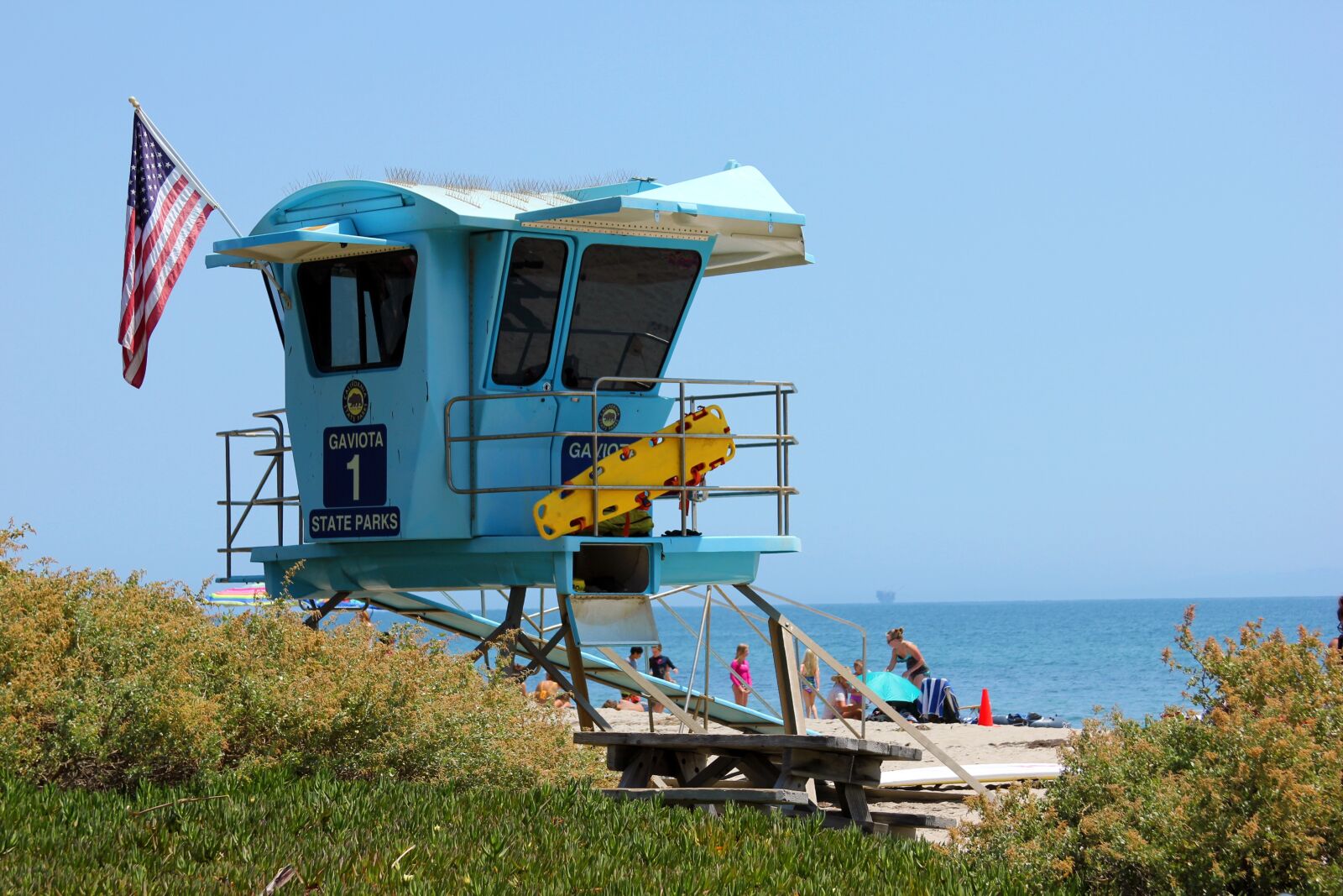 Canon EOS 550D (EOS Rebel T2i / EOS Kiss X4) sample photo. Lifeguard tower, beach, vacation photography