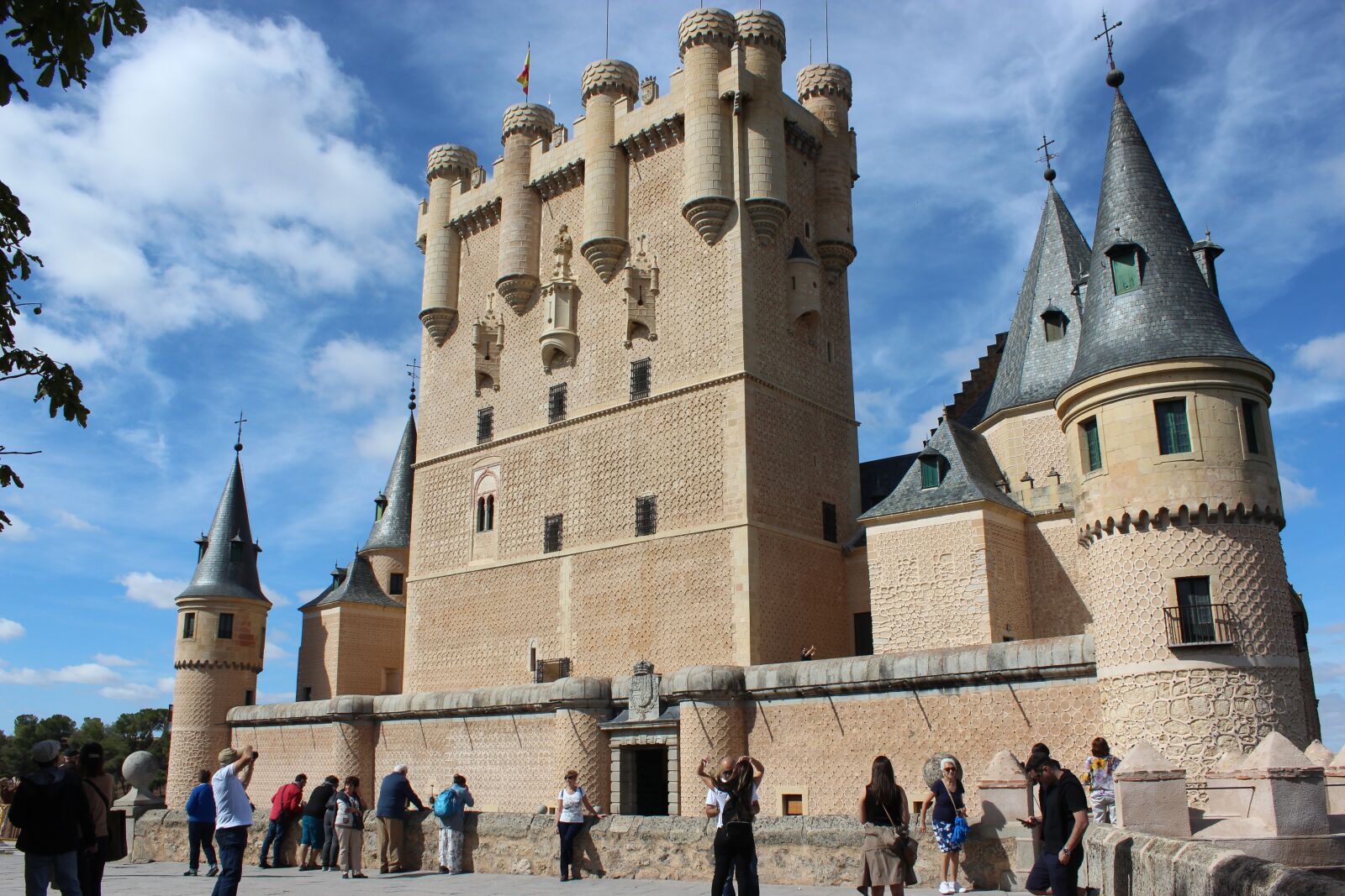 Canon EOS 600D (Rebel EOS T3i / EOS Kiss X5) sample photo. Spain, segovia, alcazar photography