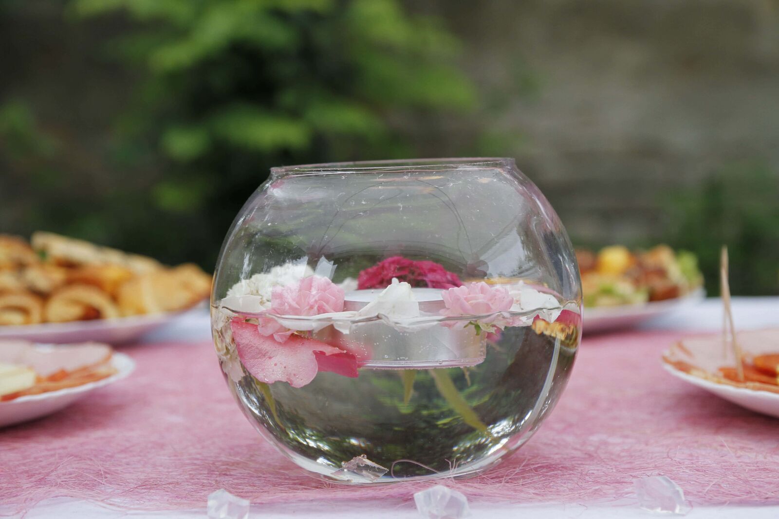 Canon EOS 7D sample photo. Bowl, decoration, lunch, roses photography