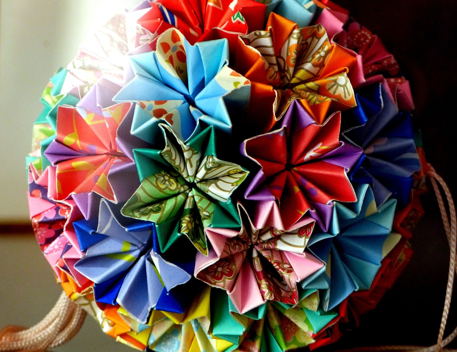 Panasonic Lumix DMC-FZ150 sample photo. Origami, paper, fold photography