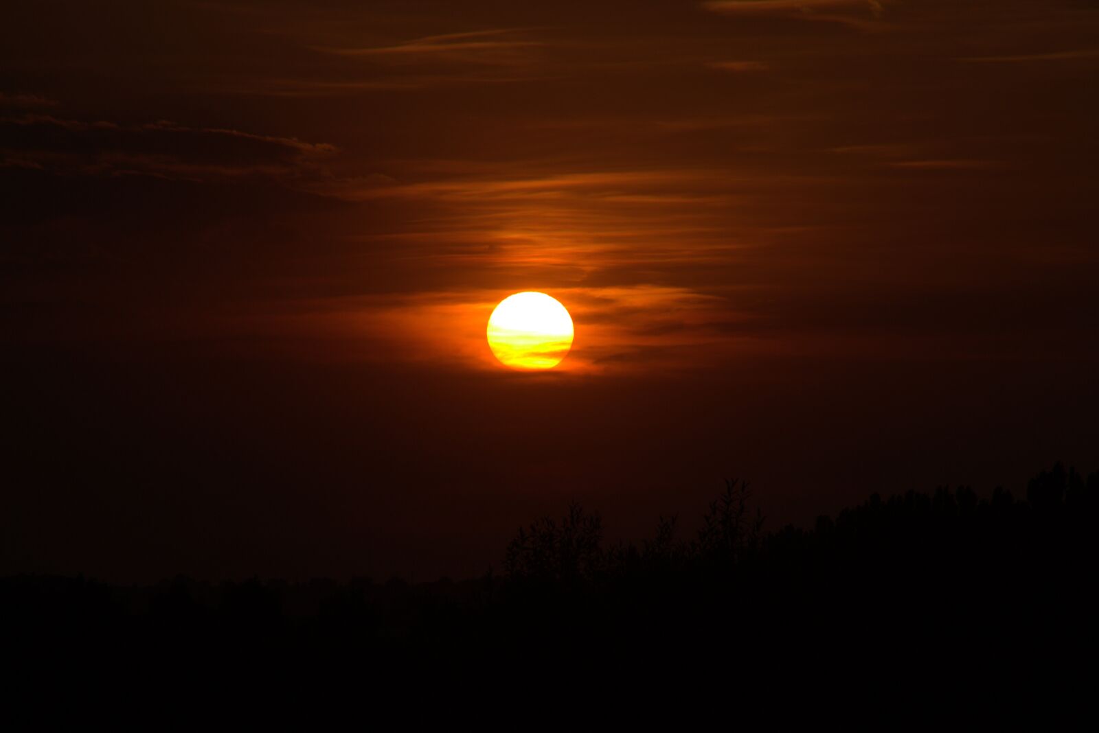 Canon EOS 700D (EOS Rebel T5i / EOS Kiss X7i) sample photo. Sunset, sun, sky photography