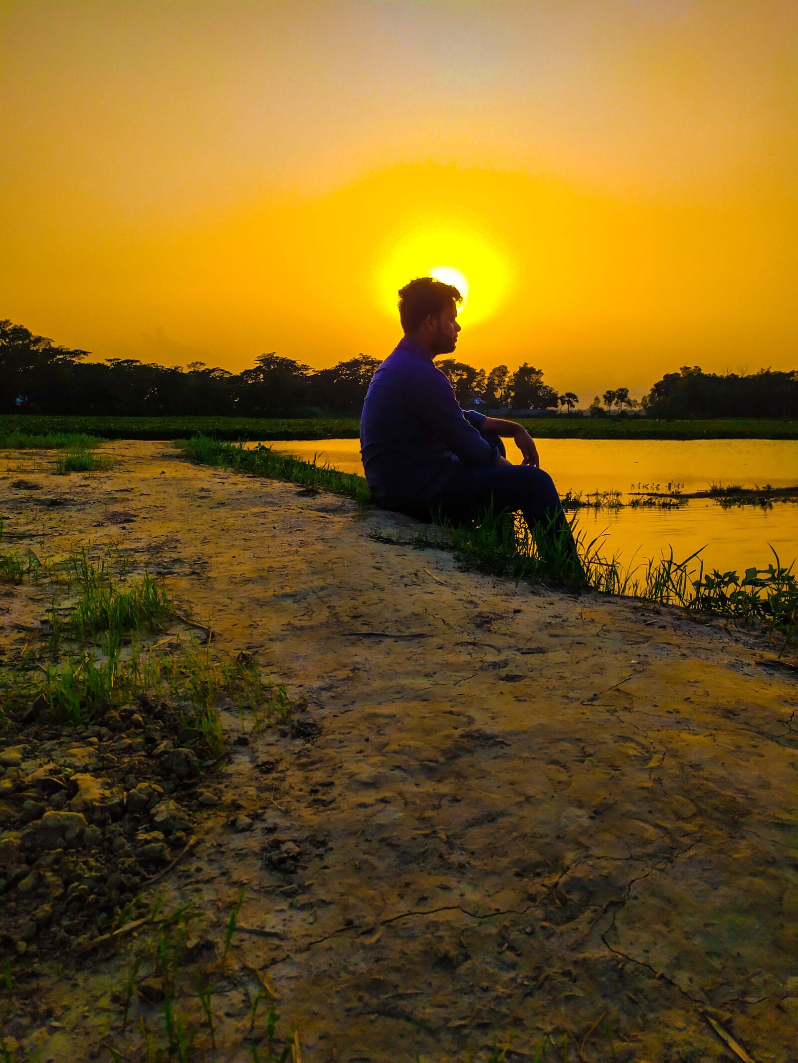 Xiaomi Redmi Note 7 sample photo. Alone, river, sun photography