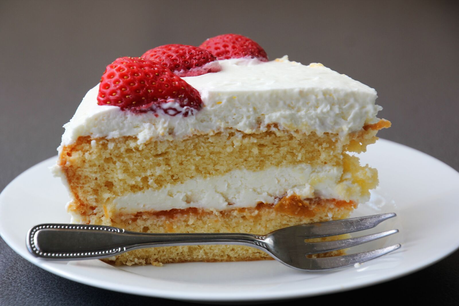 Canon EOS 60D sample photo. Strawberry pie, strawberry cake photography