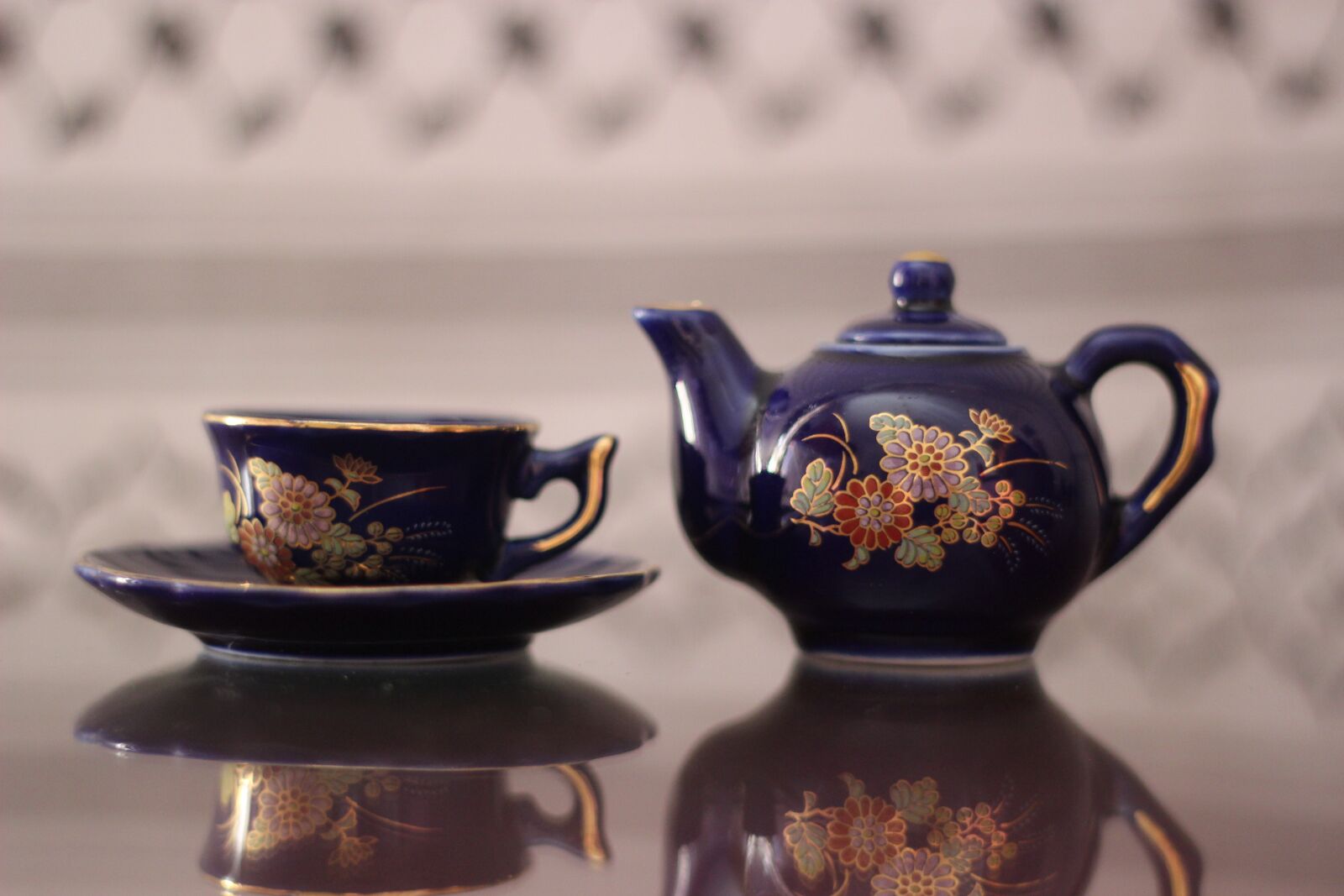 Canon EOS 600D (Rebel EOS T3i / EOS Kiss X5) + Canon EF 50mm F1.8 II sample photo. Cup, tea, pottery photography