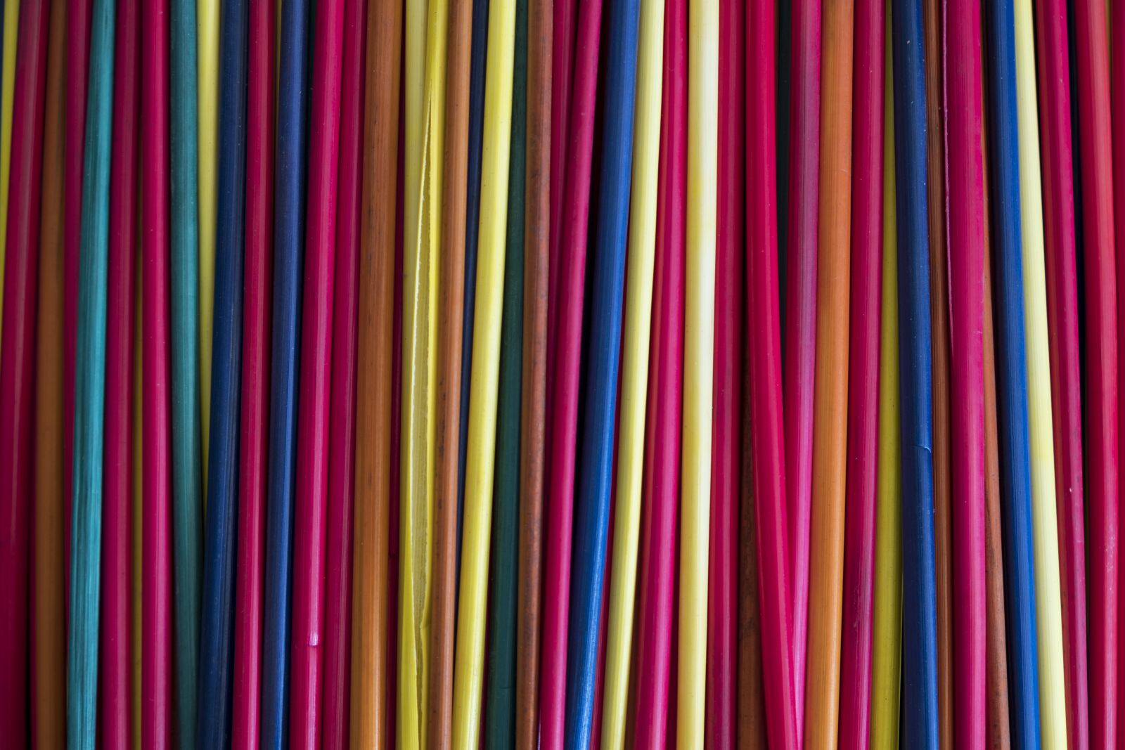 Fujifilm XF 18-55mm F2.8-4 R LM OIS sample photo. Straw, tinker, colorful photography