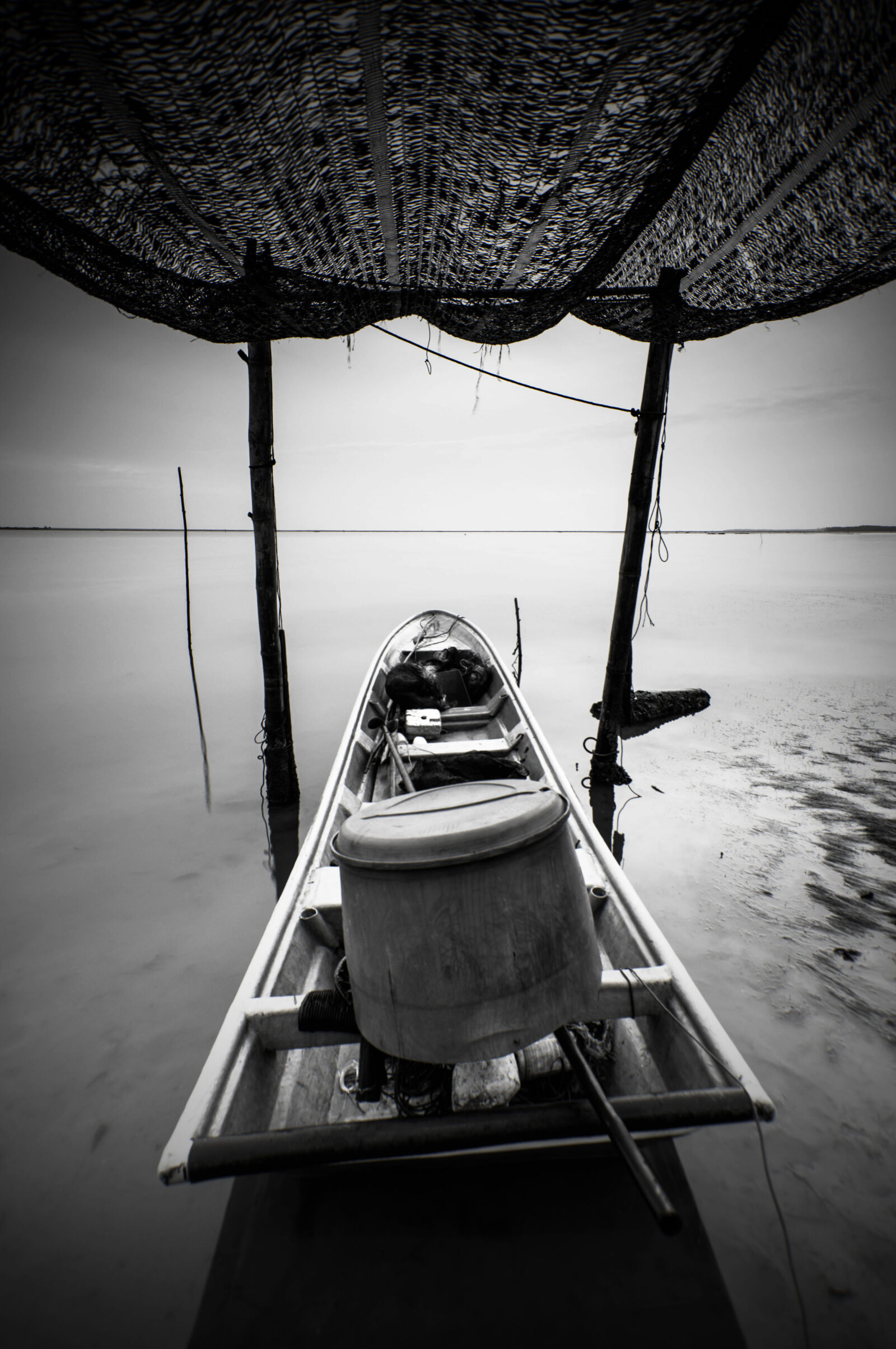 Sigma 10-20mm F4-5.6 EX DC HSM sample photo. Black, and, white, boat photography
