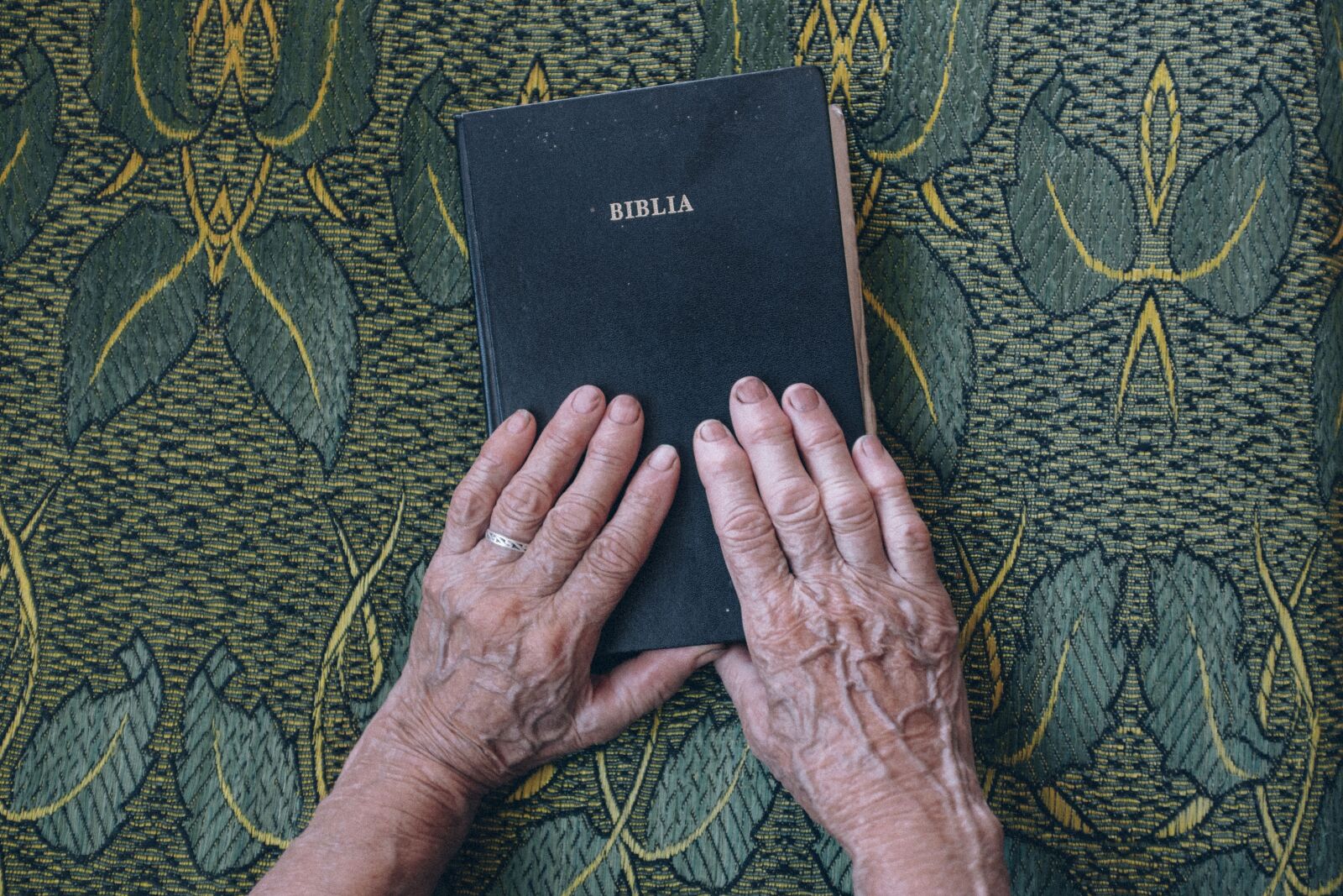 Fujifilm X100T sample photo. Bible, book, design photography