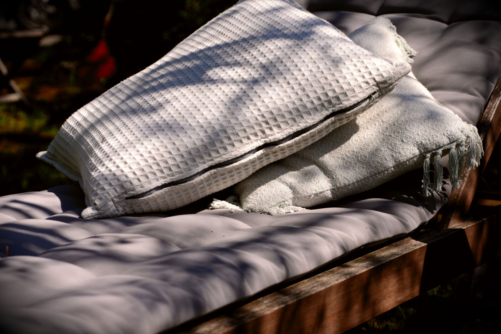 Nikon D610 sample photo. Liège, pillow, cozy photography