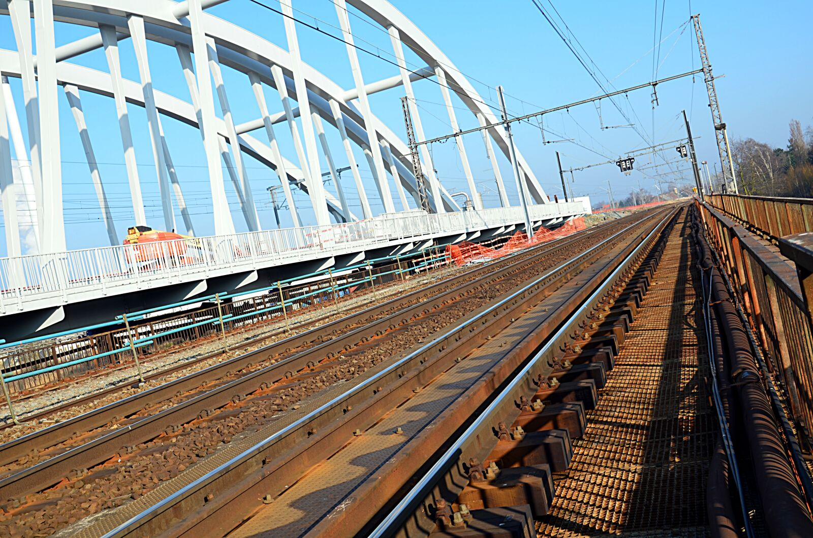Nikon D5100 sample photo. Train, bridge, duffel photography