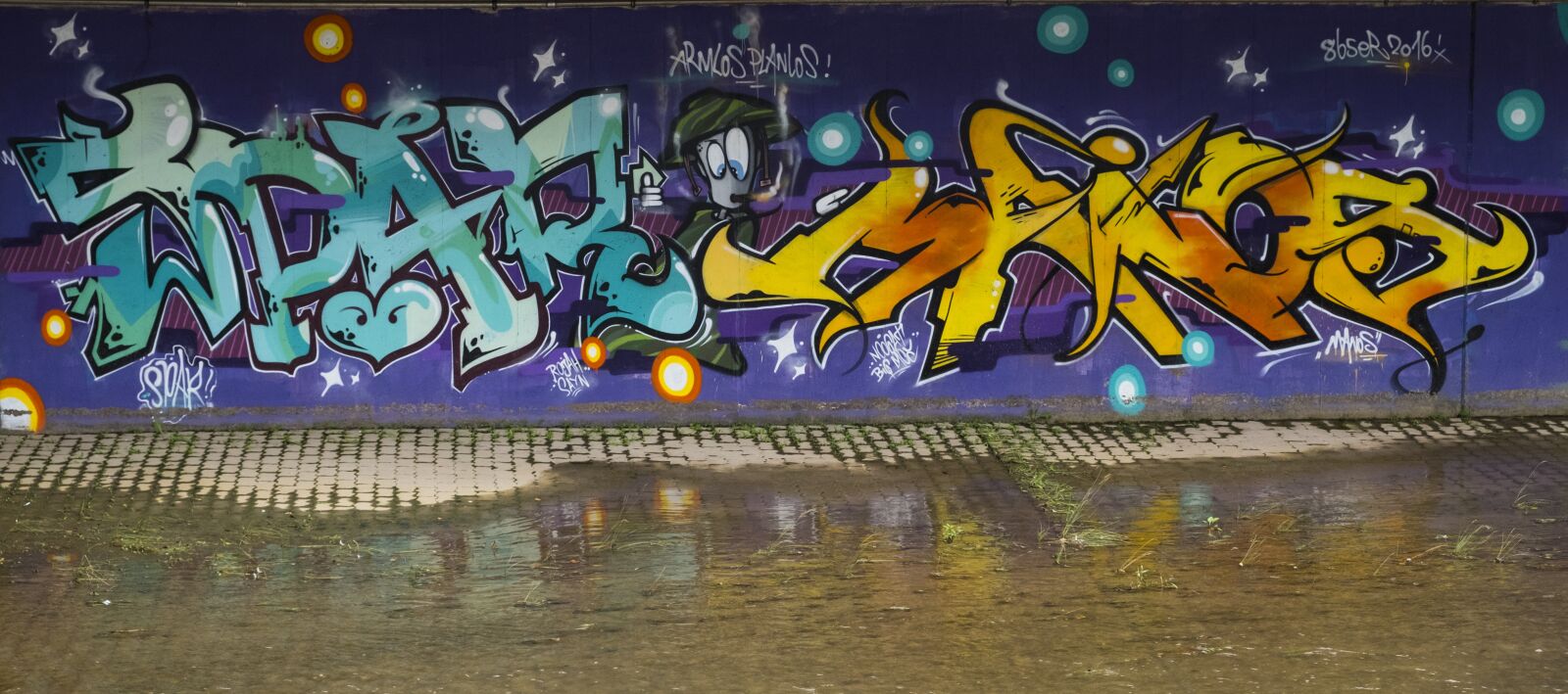 Fujifilm XF 18-55mm F2.8-4 R LM OIS sample photo. Art, graffiti, wall photography