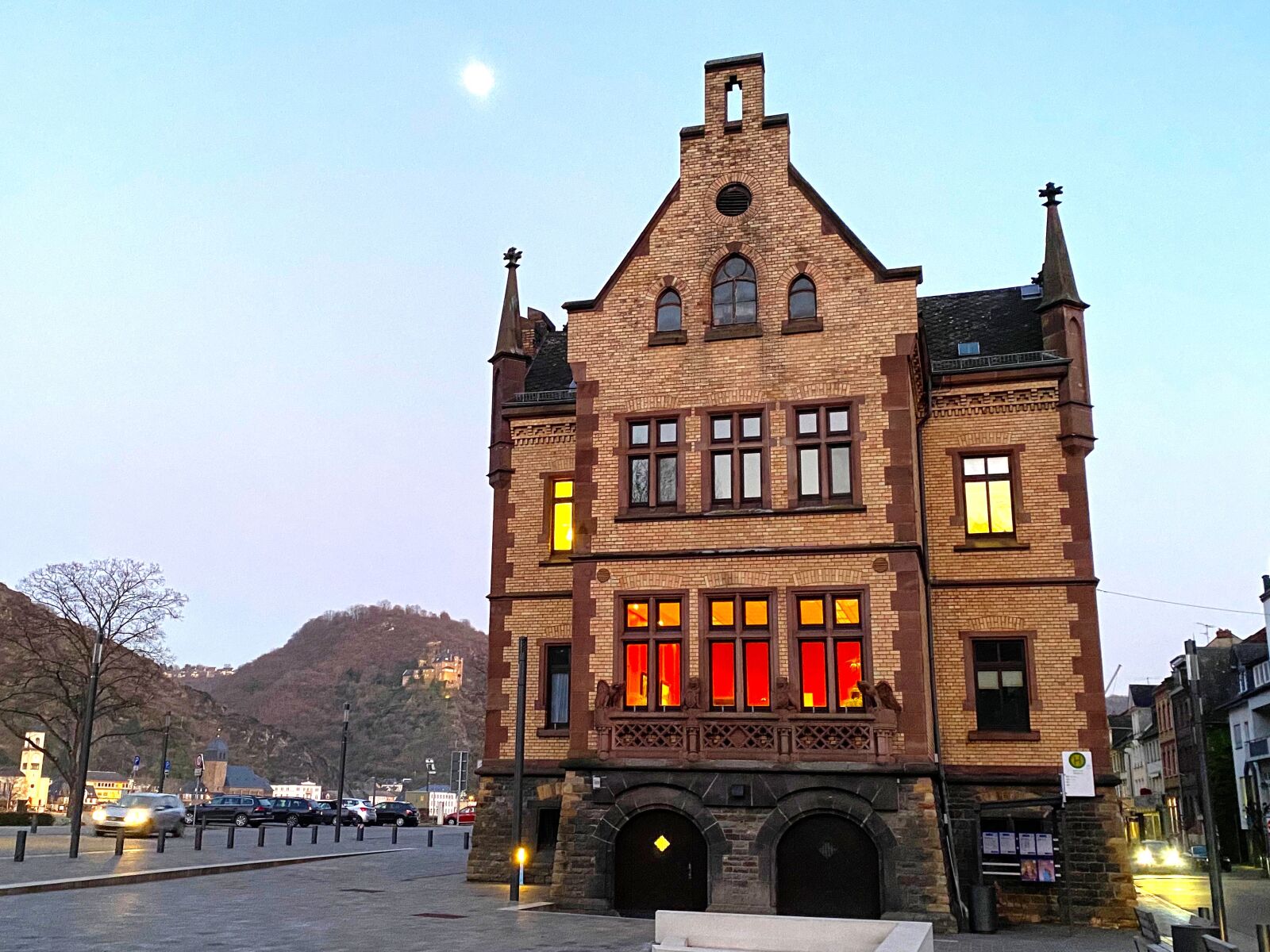 Apple iPhone 11 Pro sample photo. Town hall, st goar photography