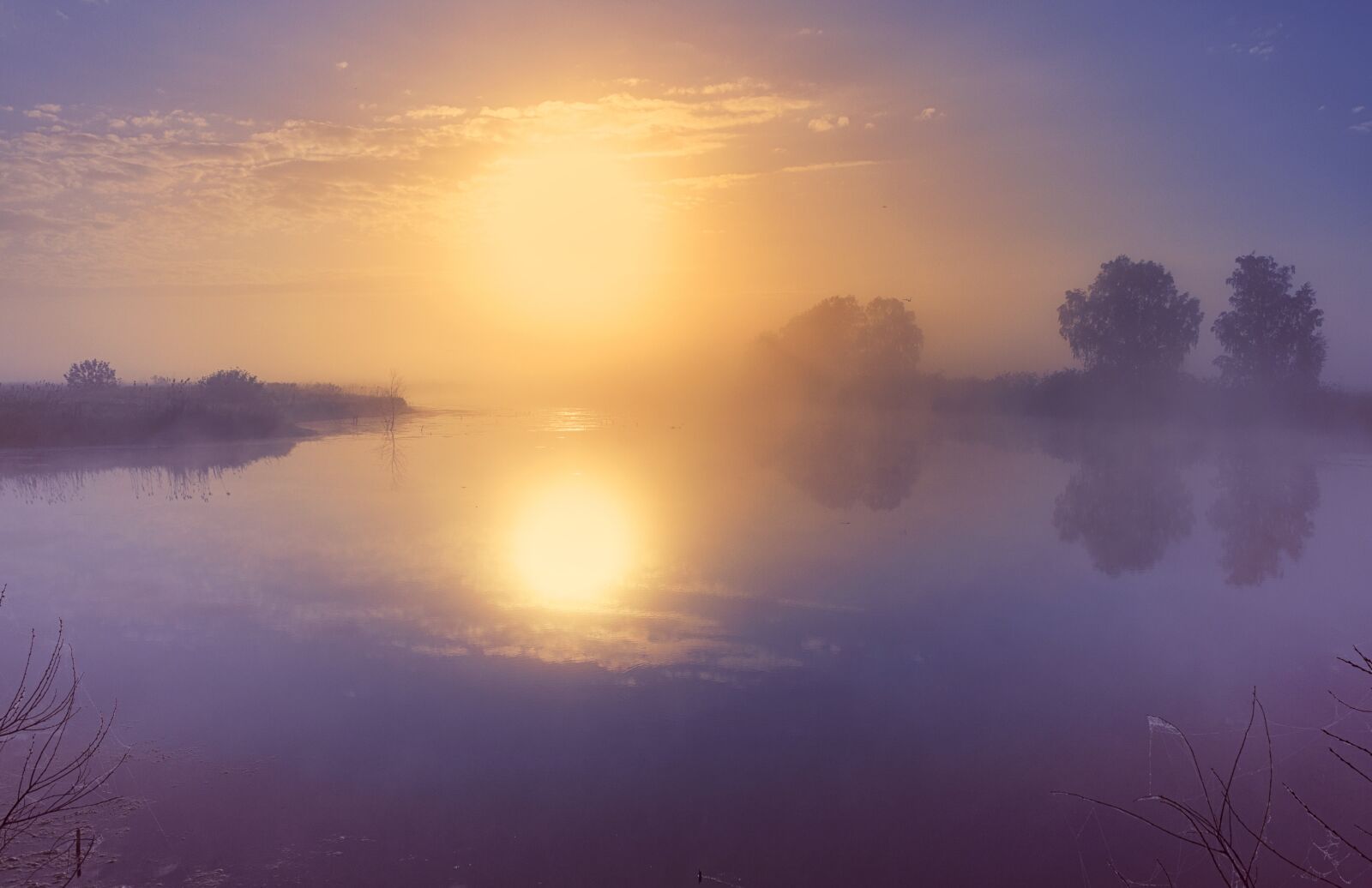 Canon EOS 600D (Rebel EOS T3i / EOS Kiss X5) sample photo. Dawn, sun, lake photography