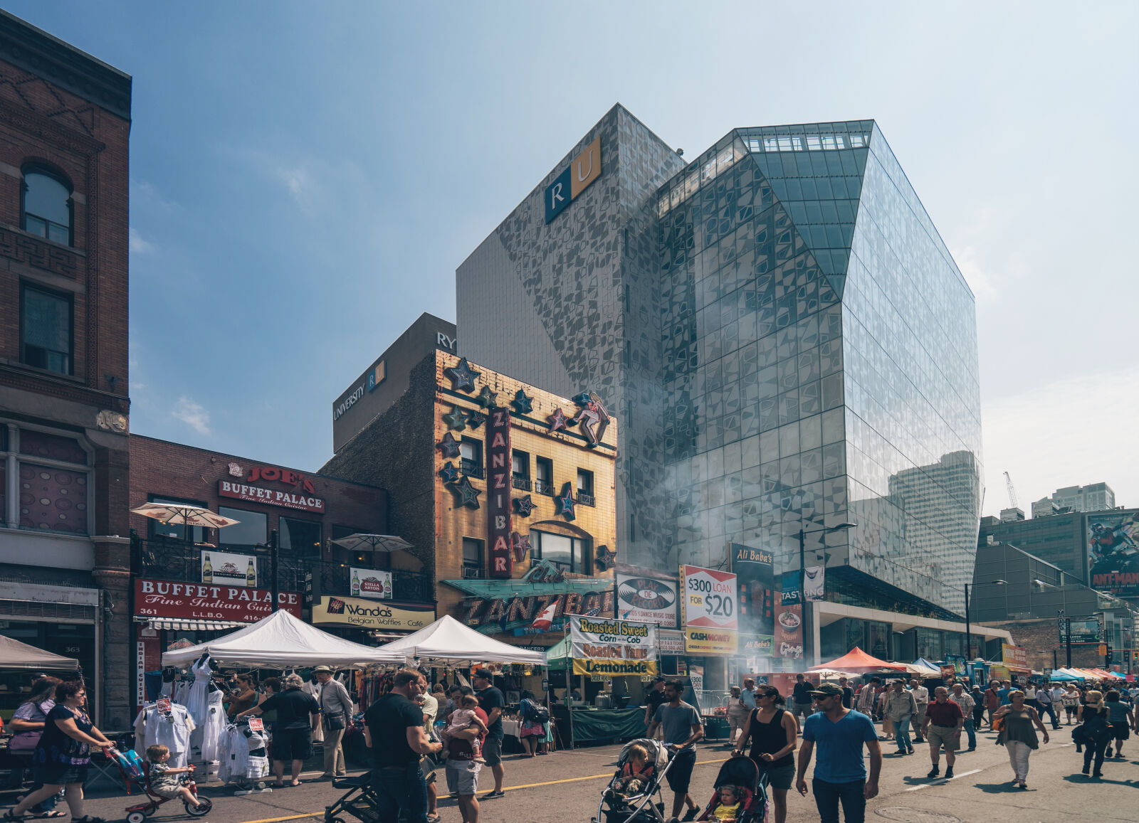 Sony a7 II + Sony Vario-Tessar T* FE 16-35mm F4 ZA OSS sample photo. Action, architectural, architecture, blue photography