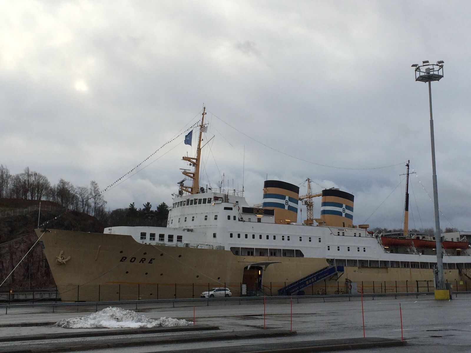 iPhone 5s back camera 4.15mm f/2.2 sample photo. Bore, ship, turku photography