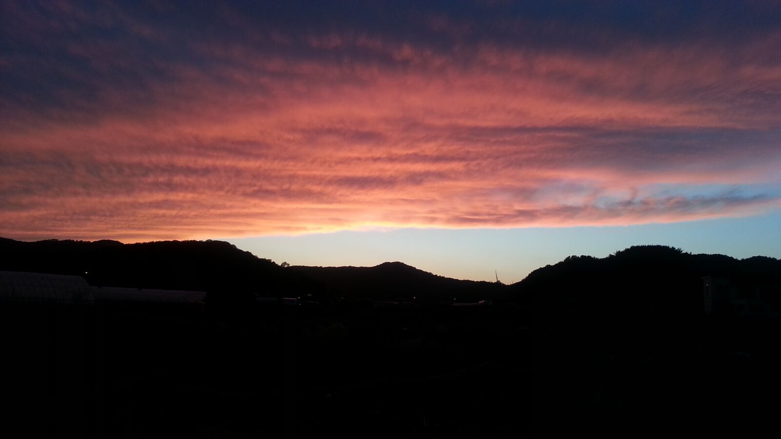 Samsung Galaxy Note2 sample photo. A flaming sunset, glow photography
